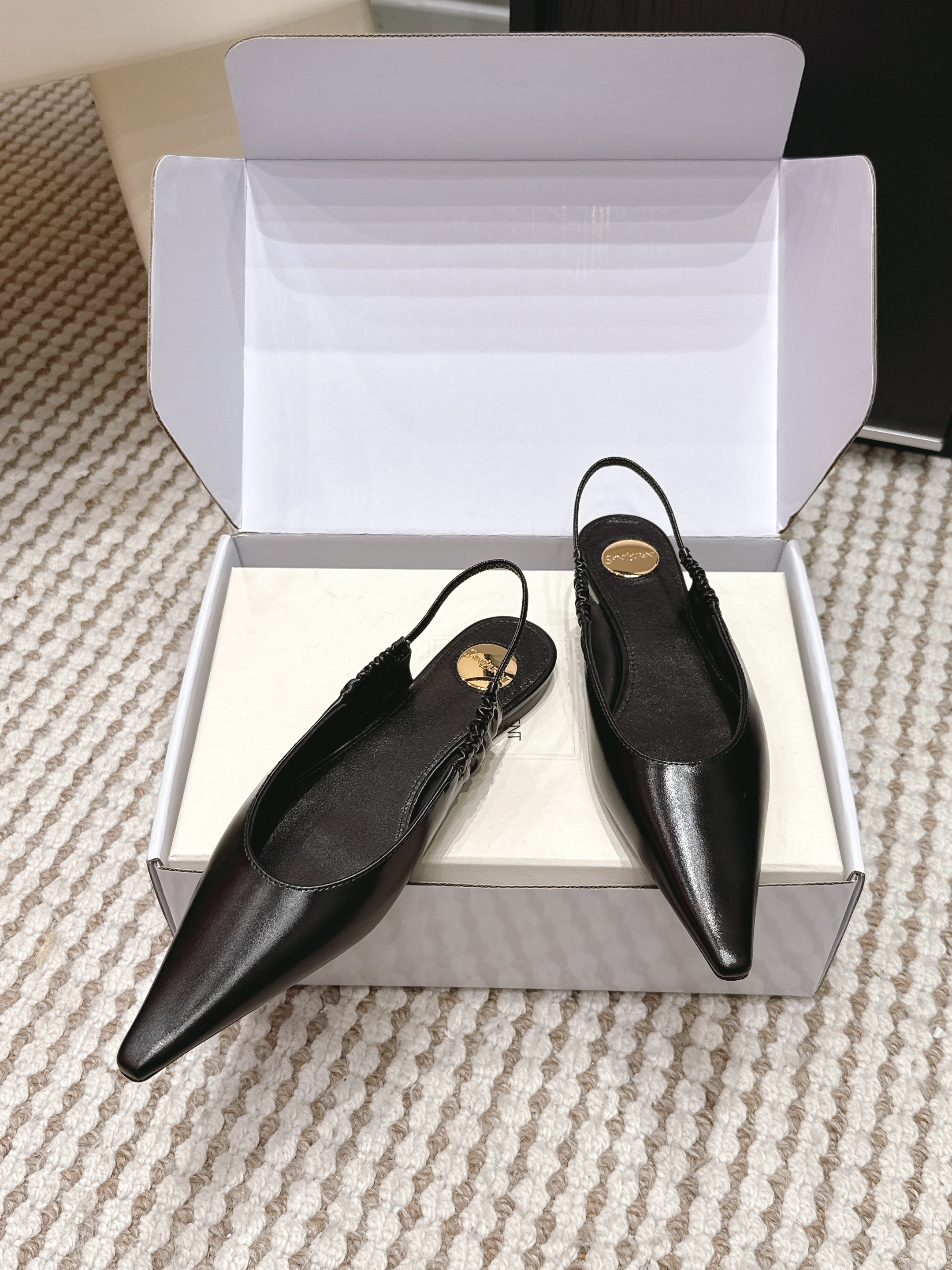 YSL 26ss Flat Slingback Black Glossy Leather 654711