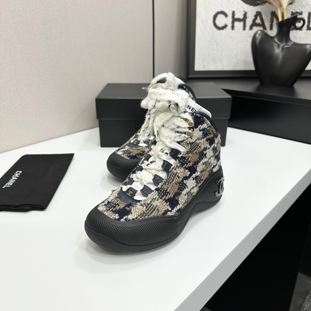 CC 26s Casual Sneakers Black Blue Beige Fabric Sheepskin 626366