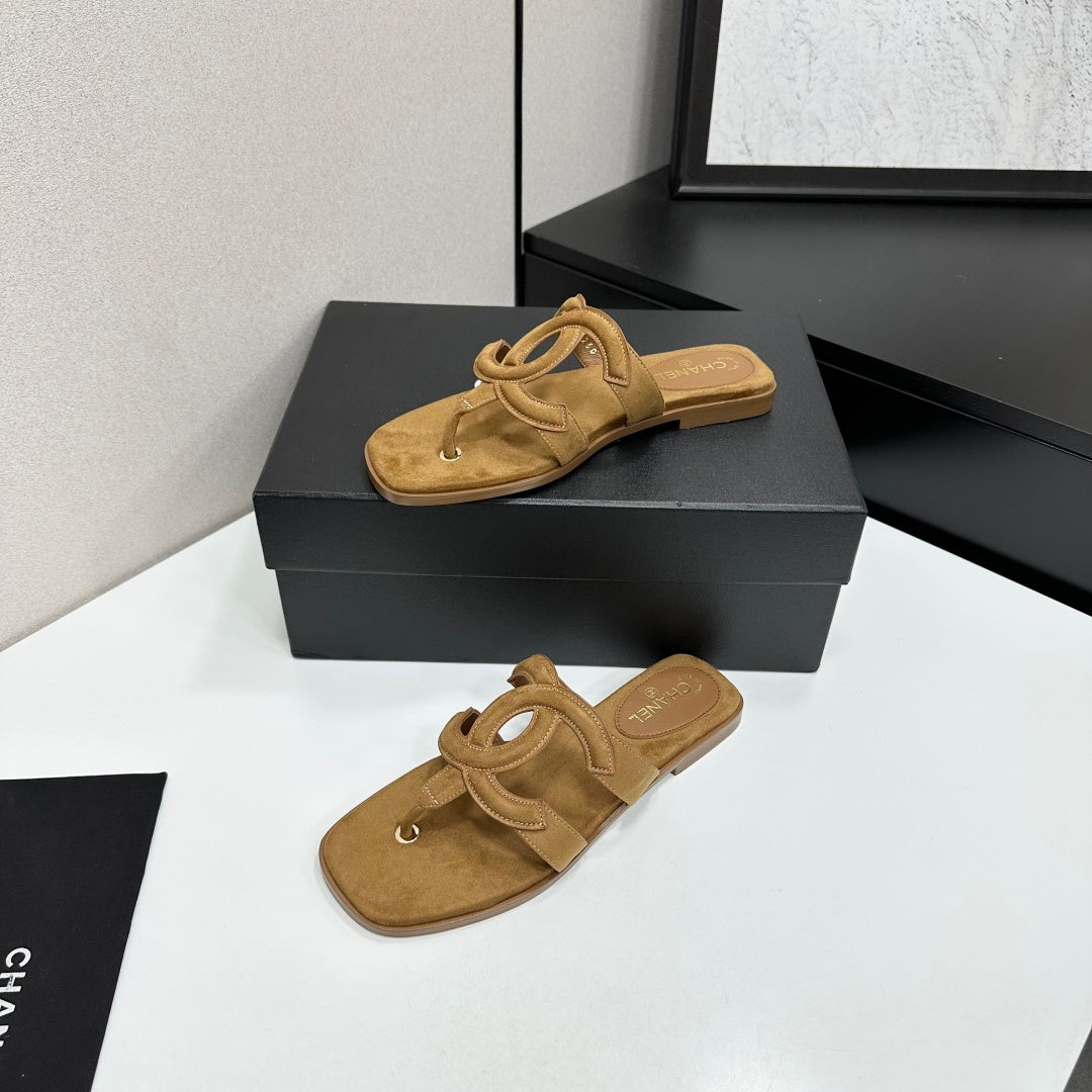 Chanel 2026 Flat Filp-Flops Leather Cowhide 822819