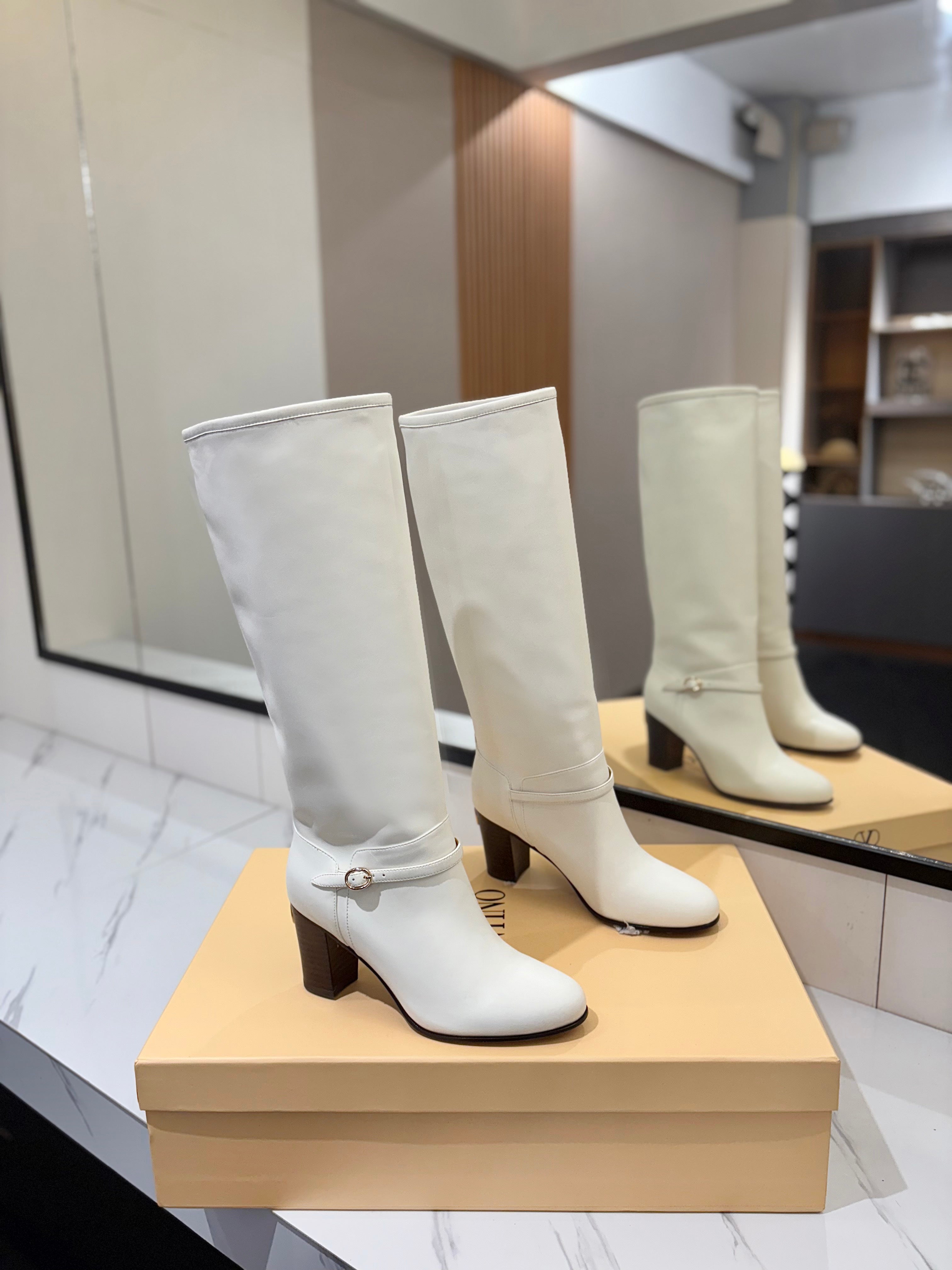 Valentino 2025 Pattie High Boot White Calfskin 560741