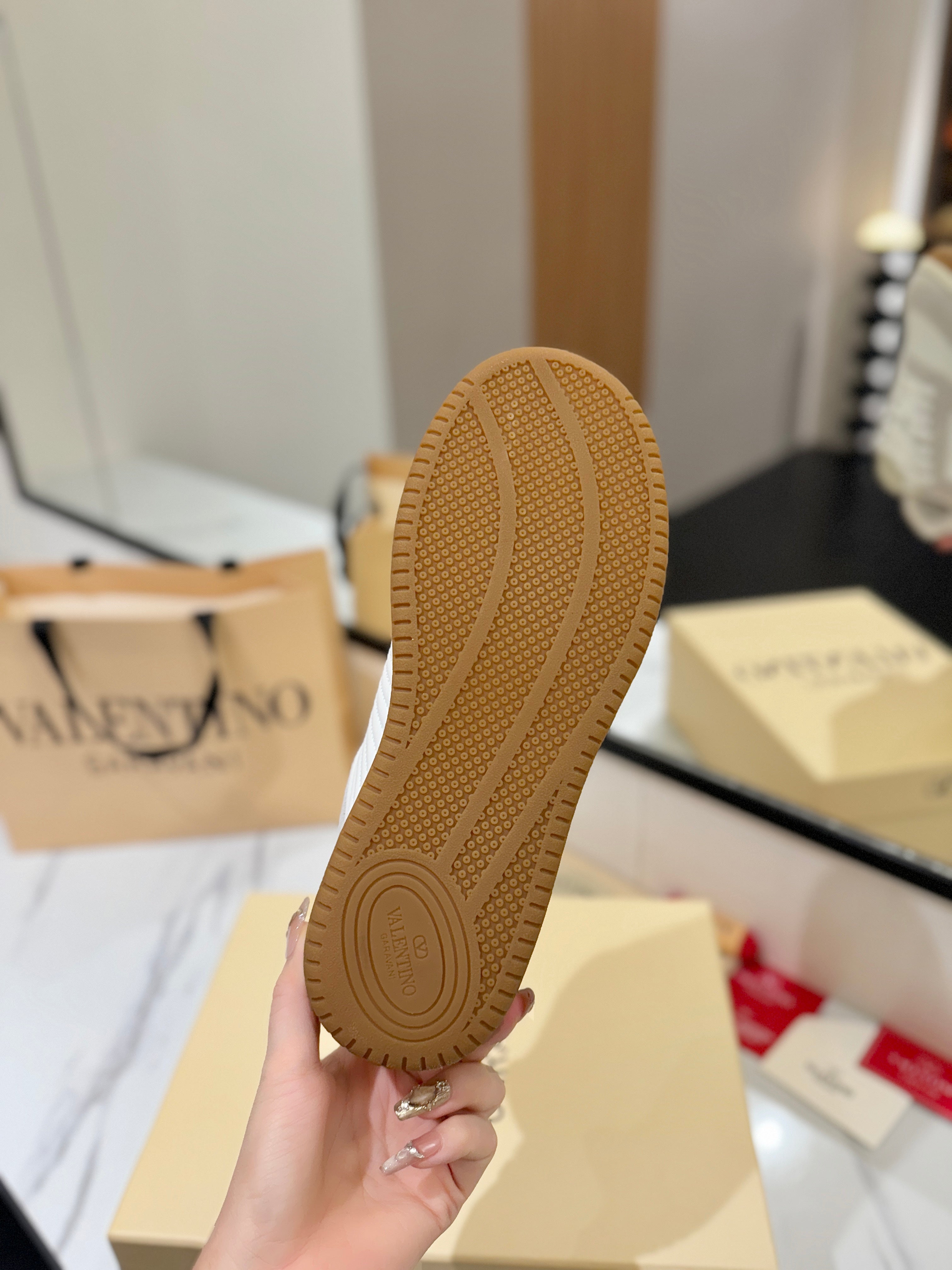 VT 25S  Casual Sneakers  White Yellow Cowhide 563089