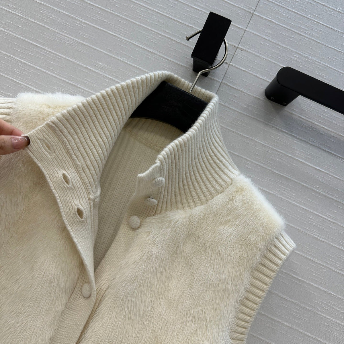 LP 25 Vest White Fur Cashmere 303355