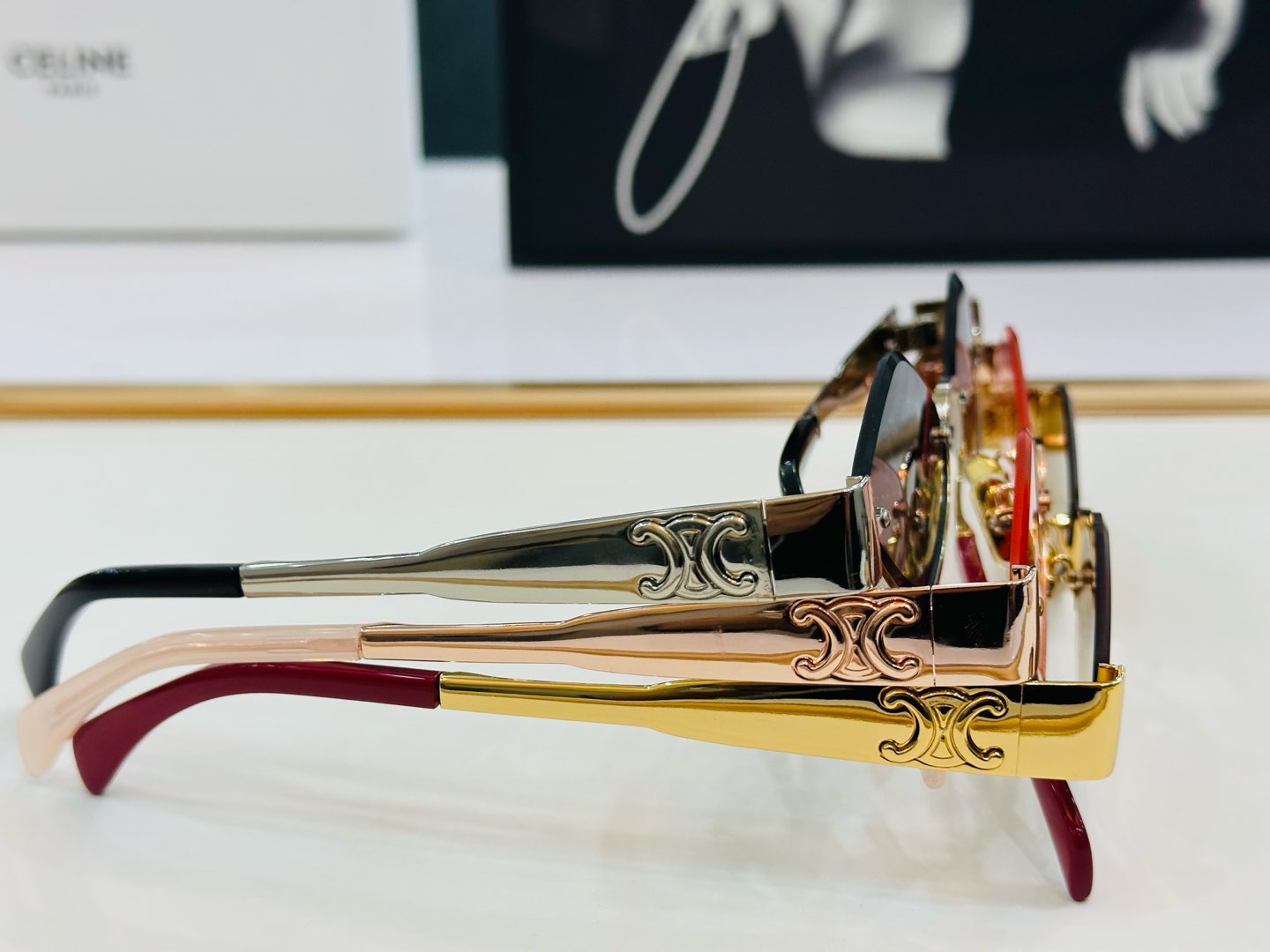 TRIOMPHE SEMI-RIMLESS SUNGLASS CL42117U IN METAL OCTAGON LENSES