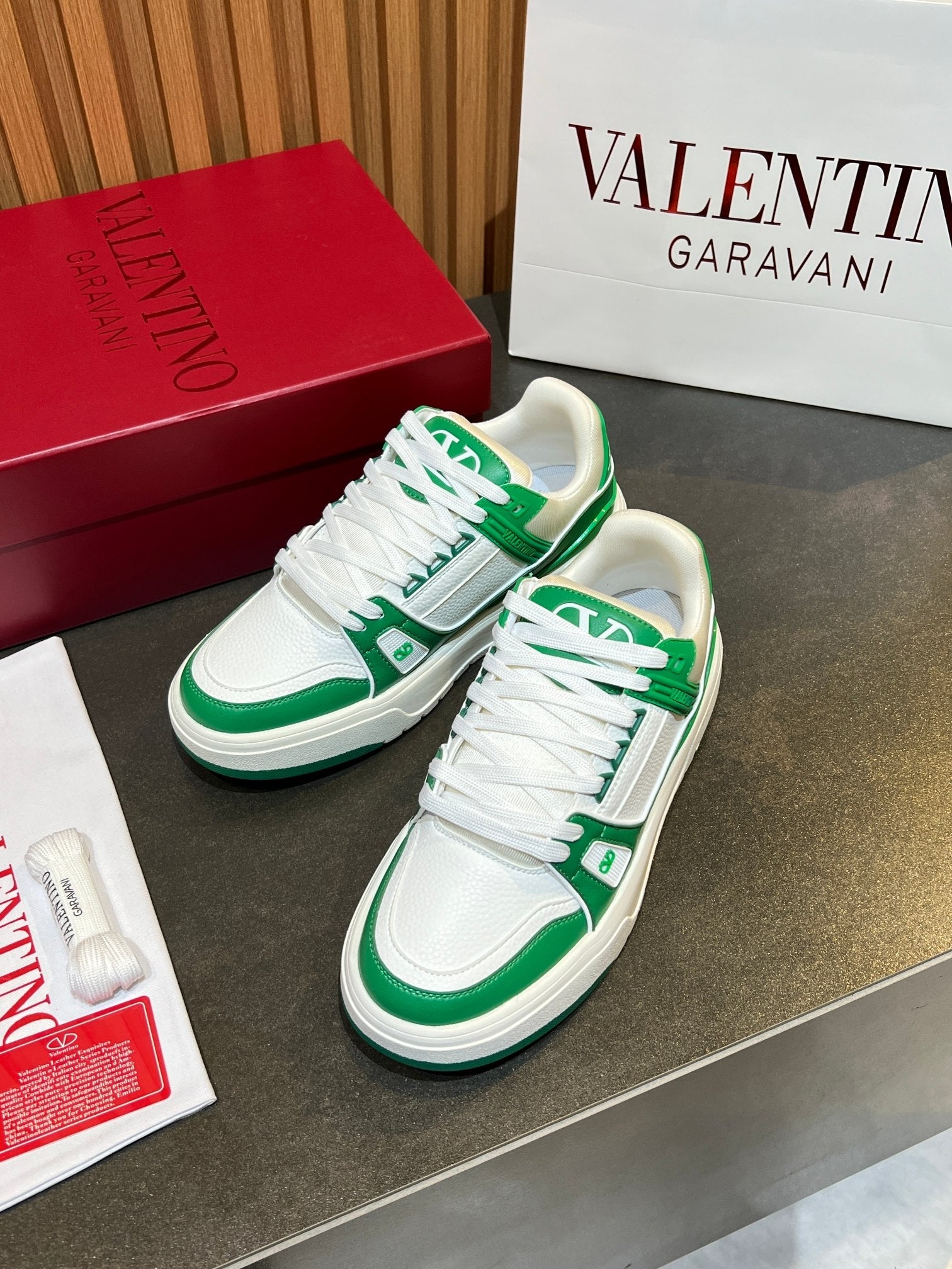 VT 25S Couple Sneakers White Green Calfskin 563111