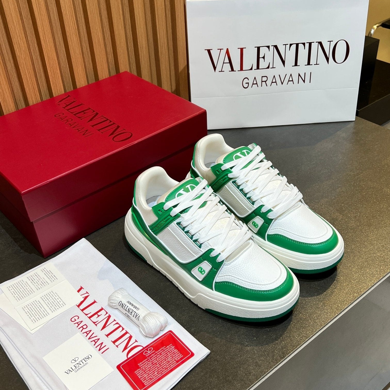 VT 25S Couple Sneakers White Green Calfskin 563111