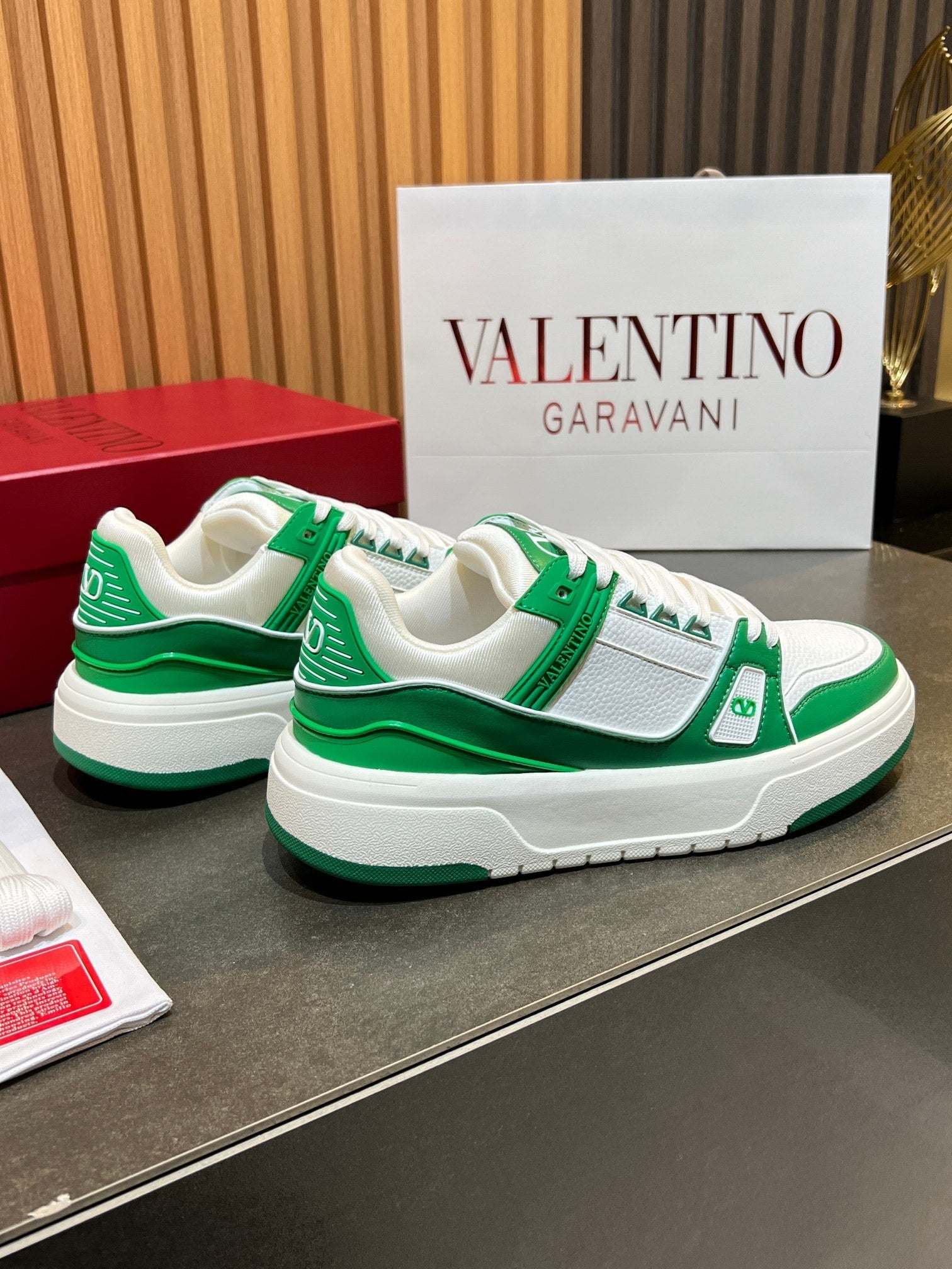 VT 25S Couple Sneakers White Green Calfskin 563111