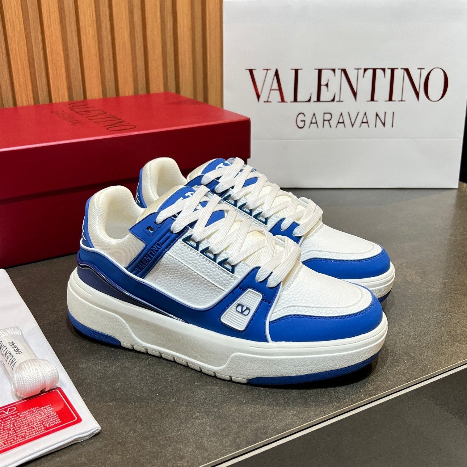 VT 25S Couple Sneakers White Blue Calfskin 563112