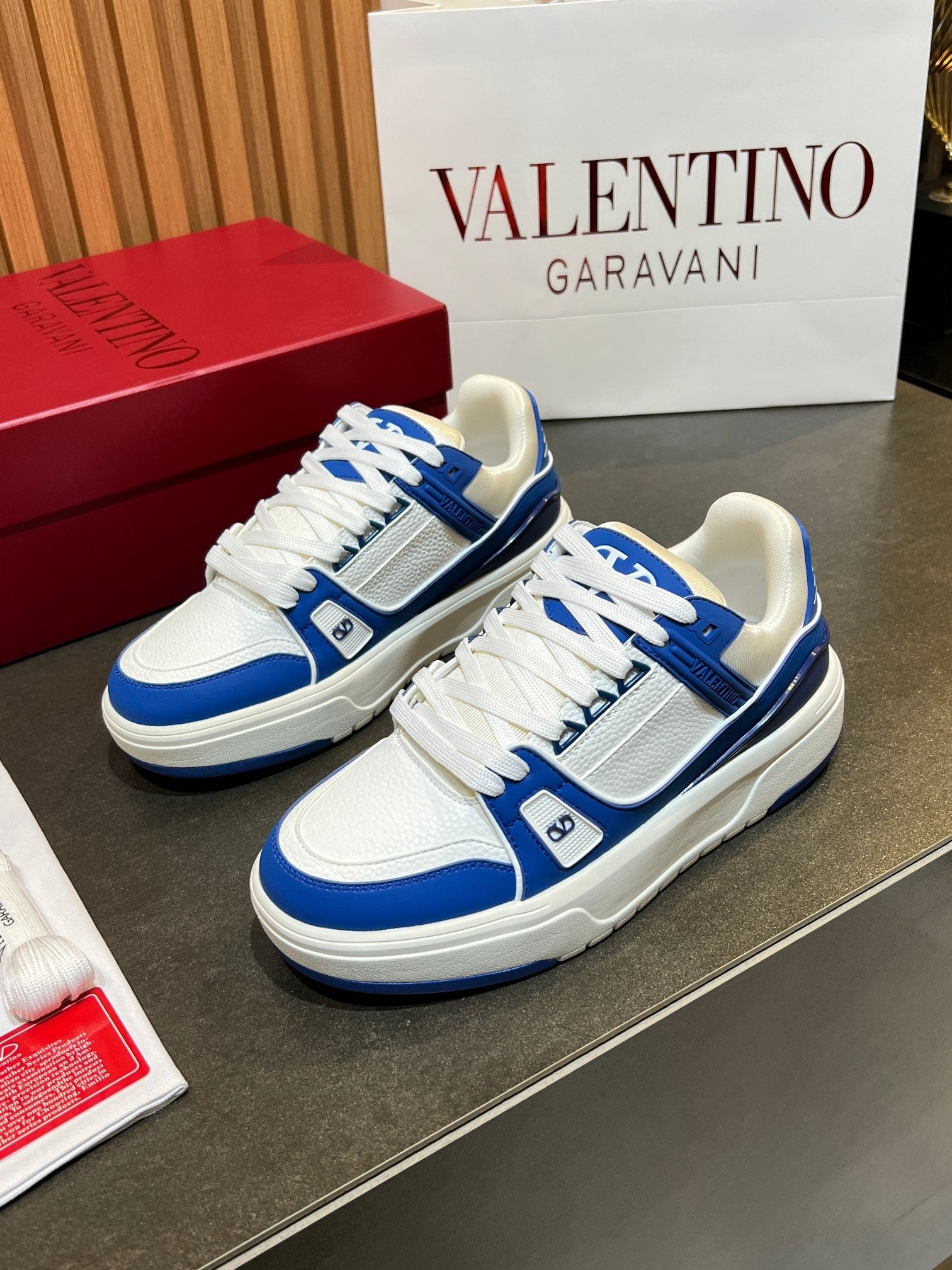 VT 25S Couple Sneakers White Blue Calfskin 563112