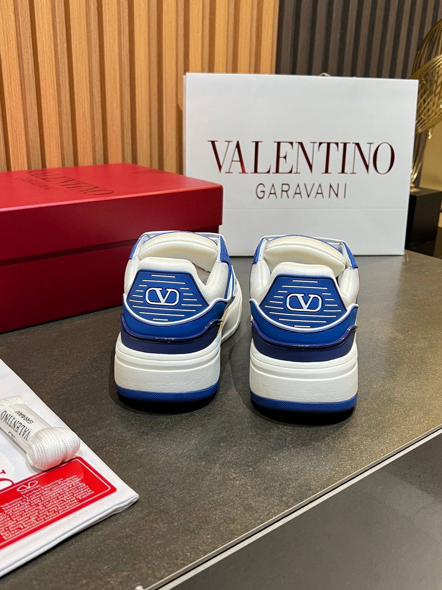 VT 25S Couple Sneakers White Blue Calfskin 563112