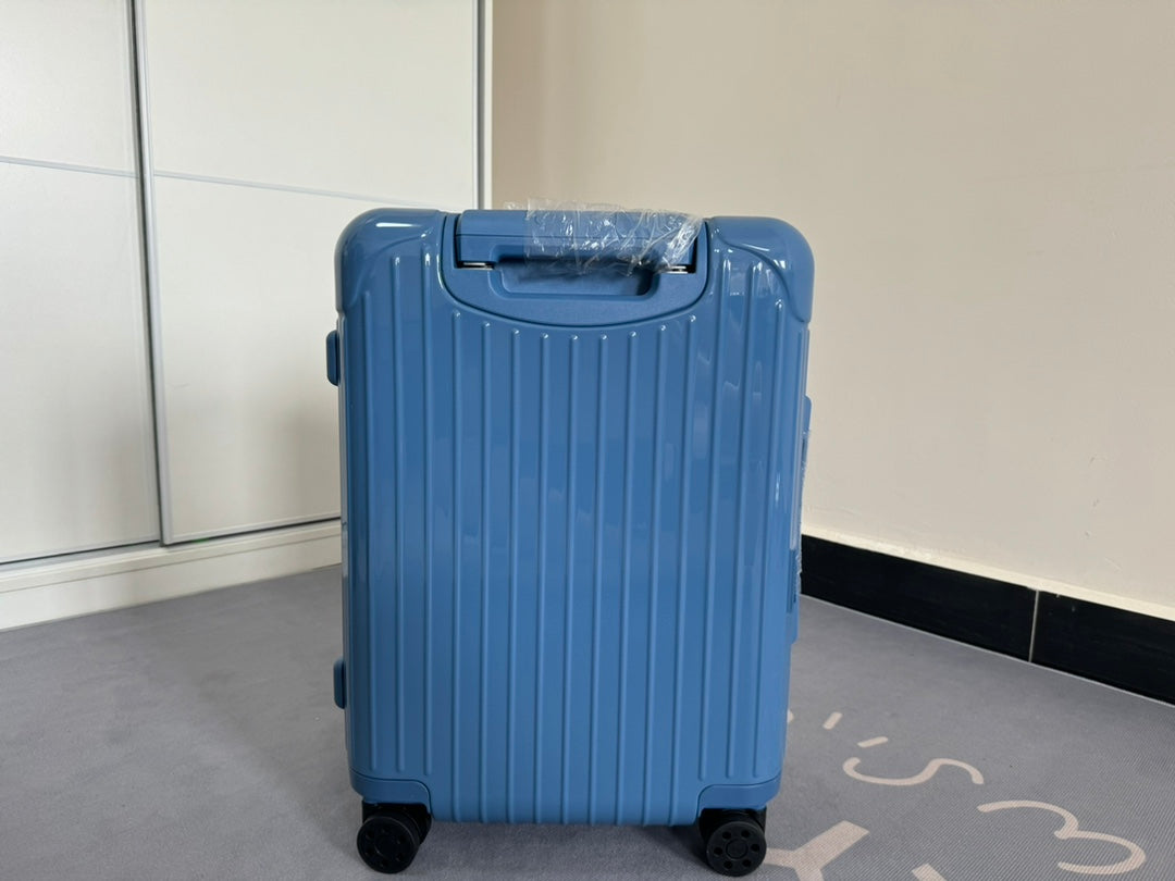 Rimowa 2025 Essential Suitcase Lake Blue Polycarbonate 274075
