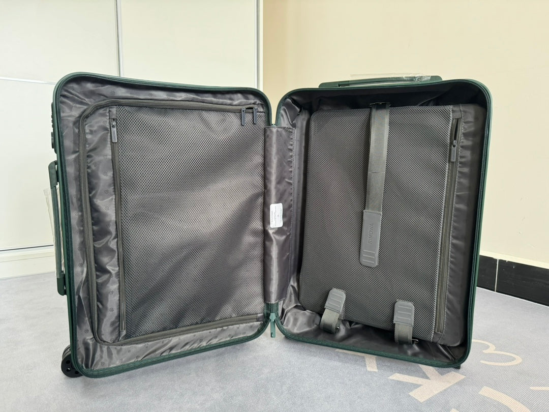 Rimowa 2025 Essential Suitcase Dark Green Polycarbonate 274076