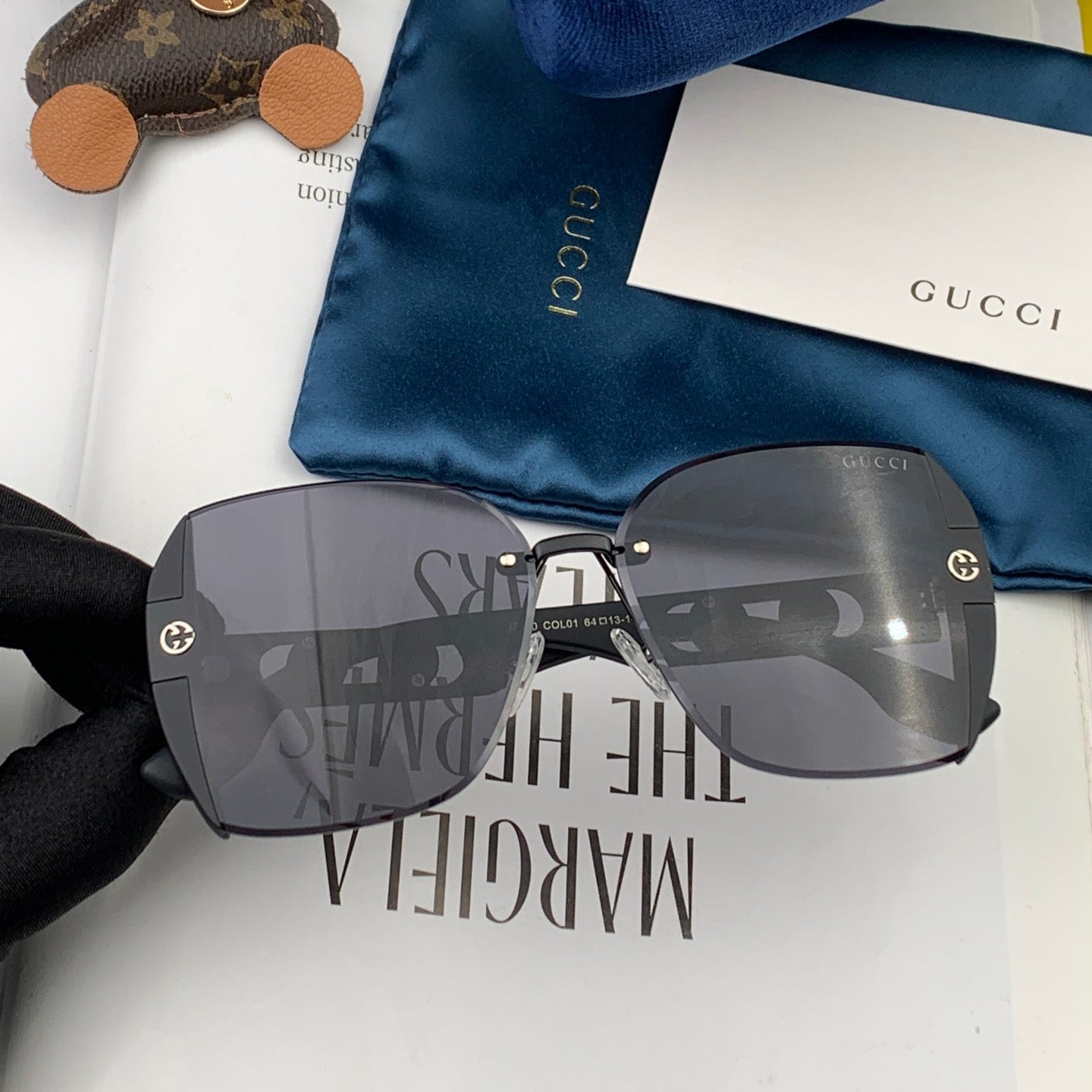 EMBOSSED LOGO SQUARE FRAME SUNGLASSES G0296 IN ACETATE AND METAL