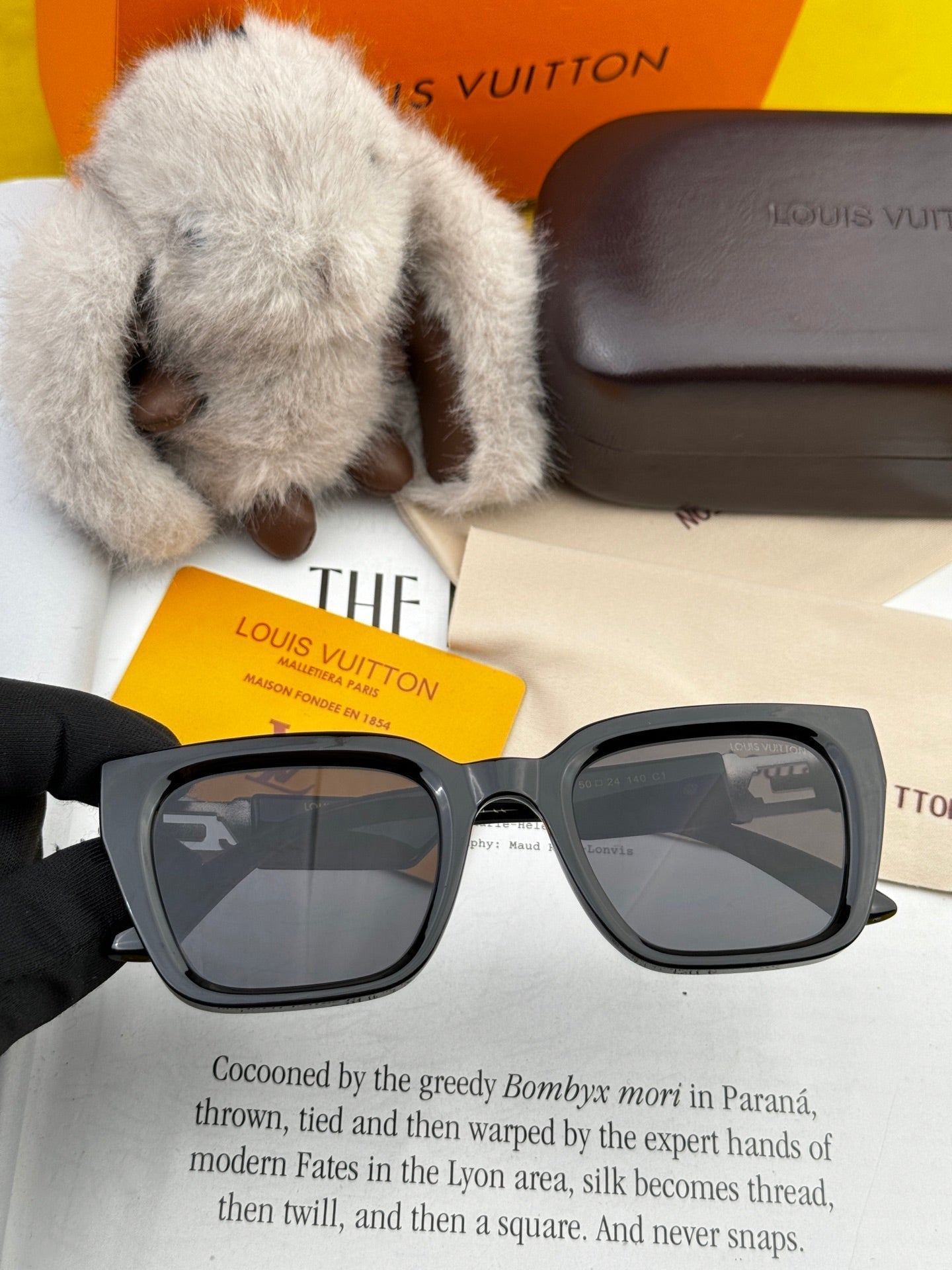 SQUARE SUNGLASSES L1551 IN ACETATE