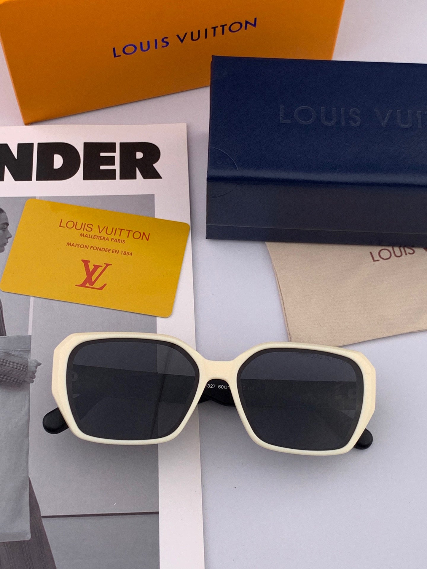 SQUARE SUNGLASSES L7132 IN ACETATE