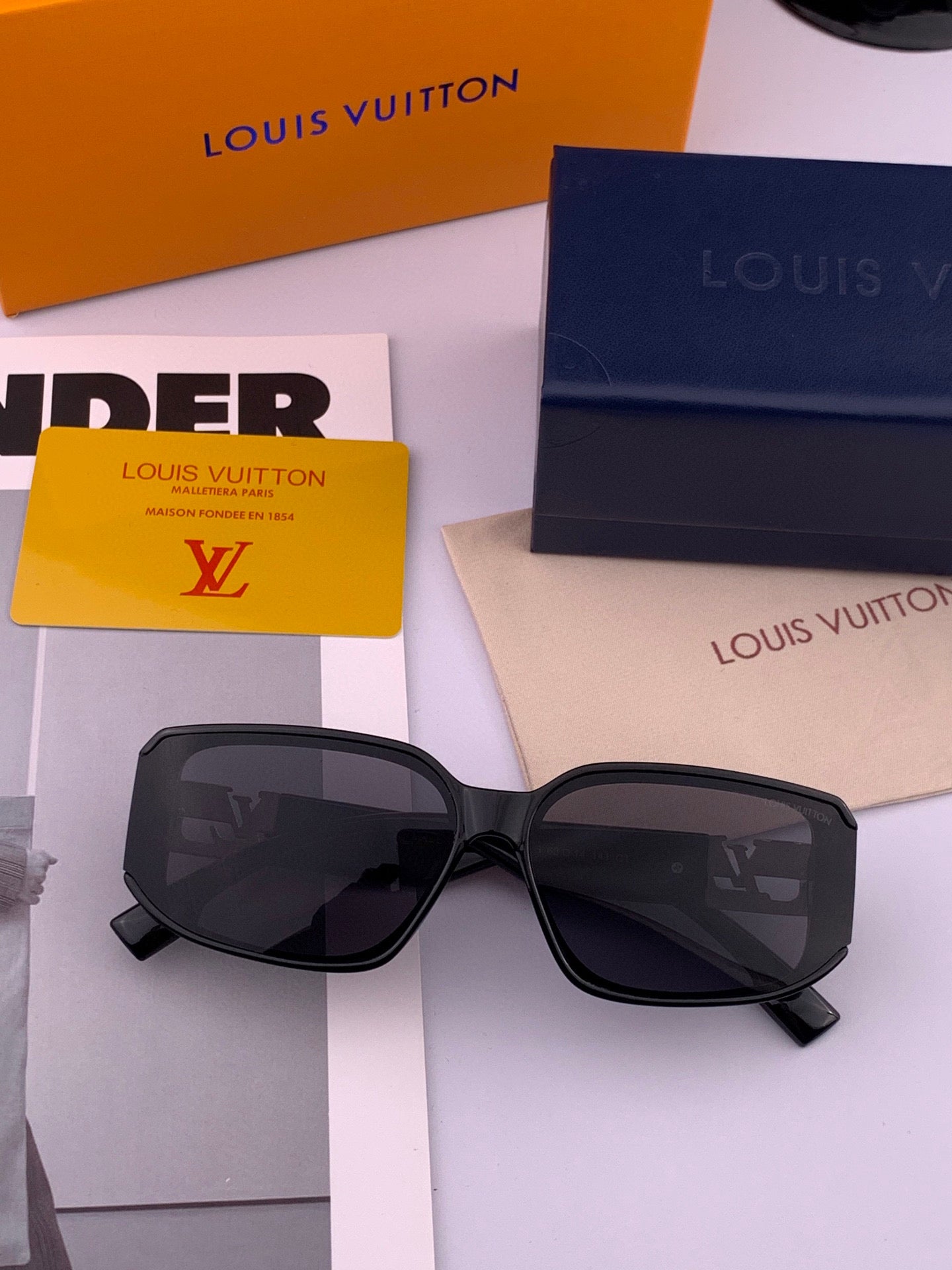 SQUARE SUNGLASSES L5551 IN ACETATE