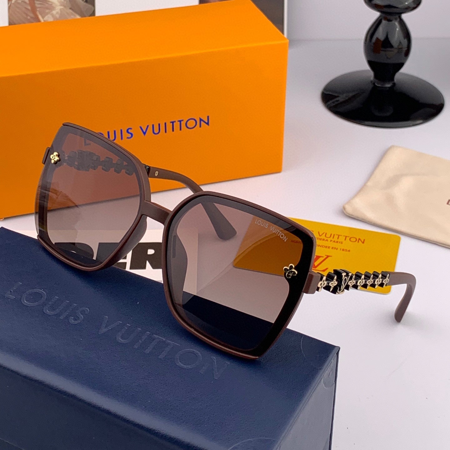 SQUARE SUNGLASSES L3992 IN ACETATE EMBOSSED LOGO