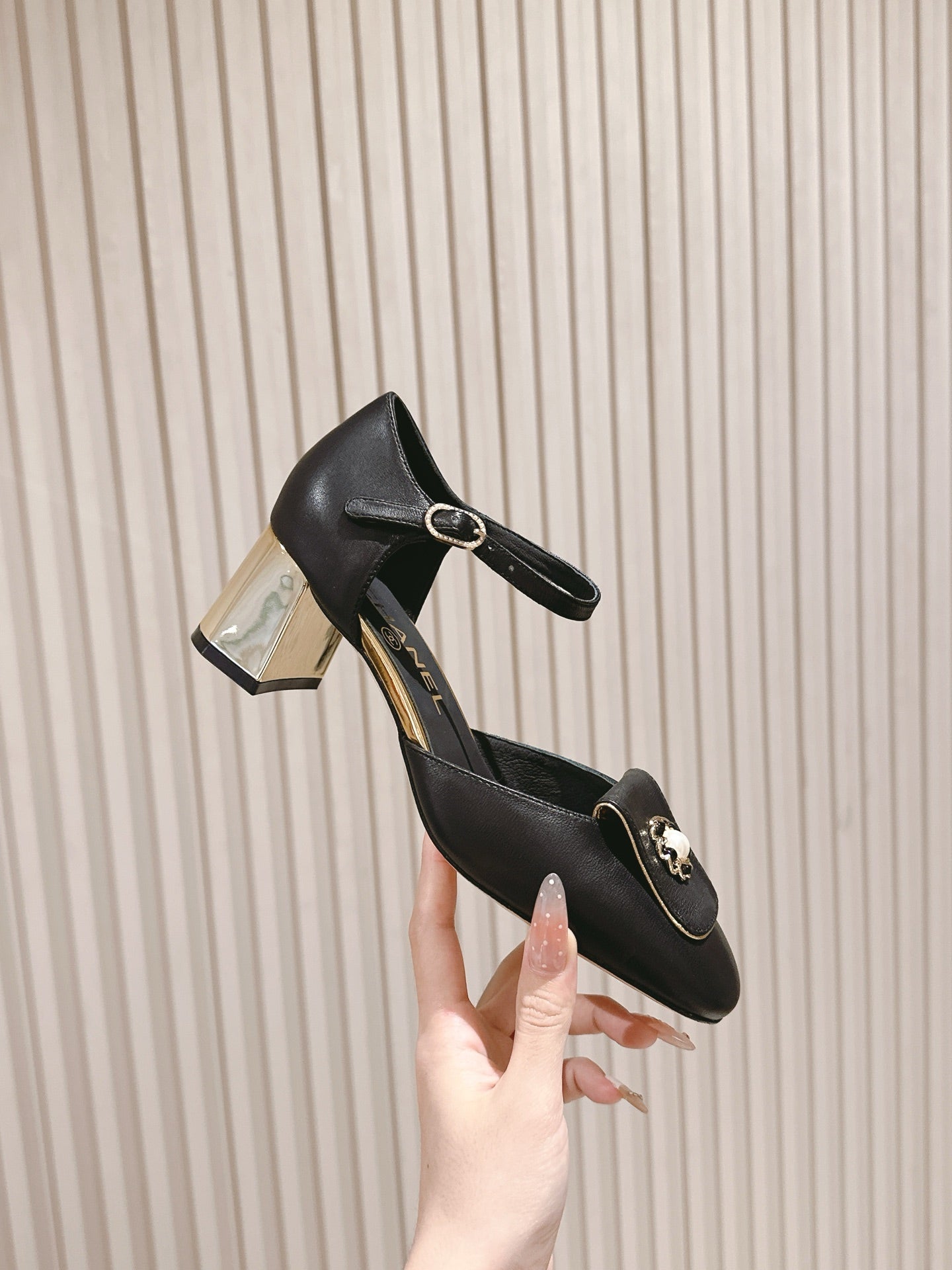 CC 26s Mary Jane Sandals 65 Black Sheepskin 658474