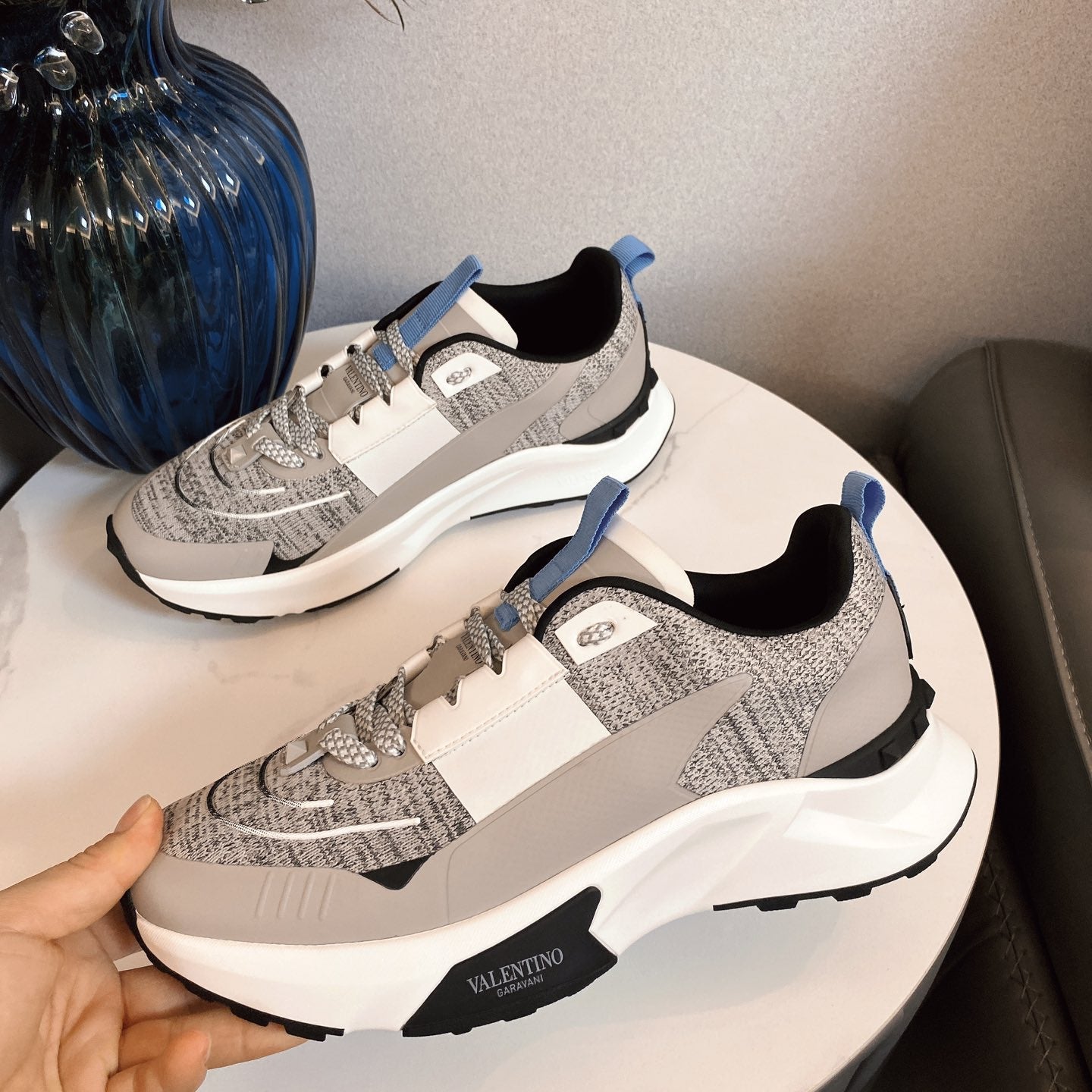 VT 25S Sneakers Gray White Calfskin 563471