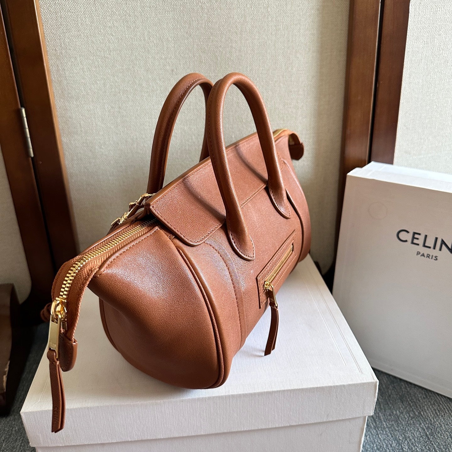 Celine 2026 Luggage Brown Shiny Lambskin 276250