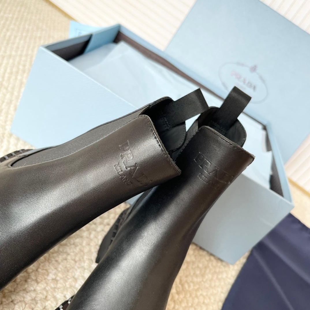 Prada 2026 Chelsea Boots Cowhide 149581