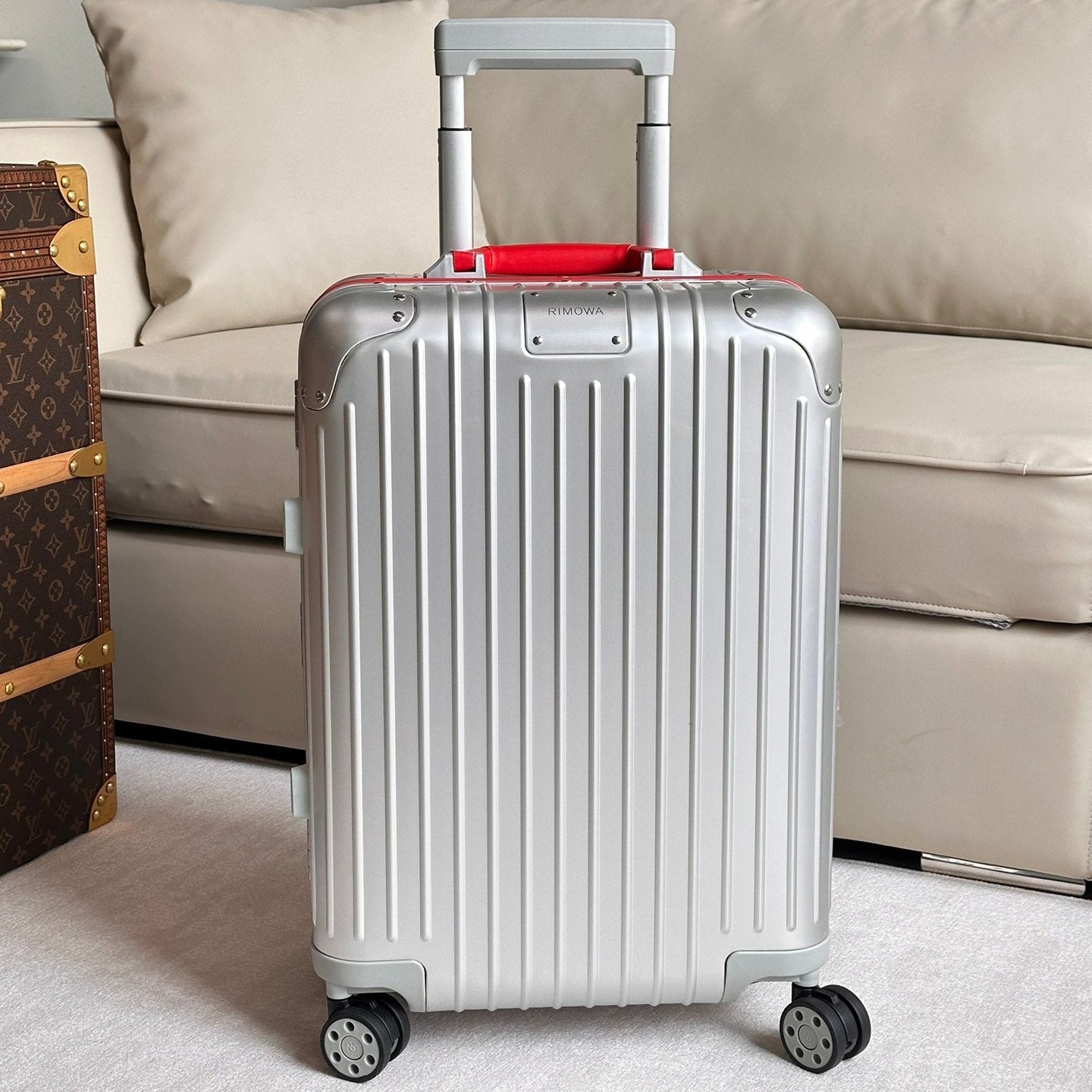 Rimowa 2025 Cabin Twist Suitcase 21inch Silver Red Aluminum 273826
