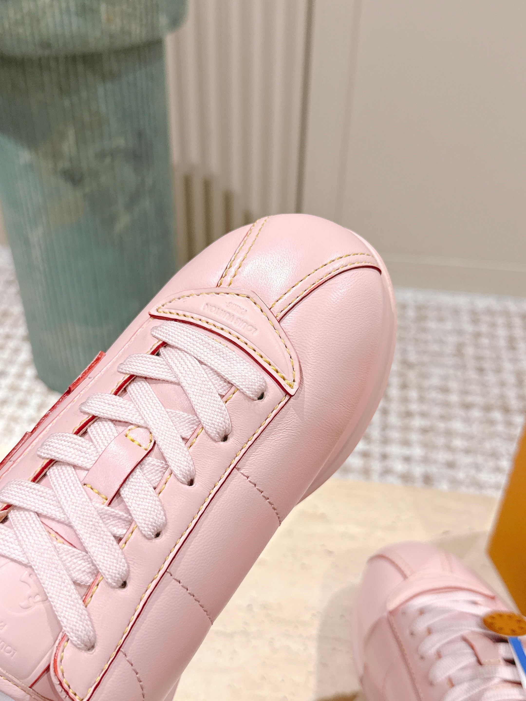 LV 25 Buttersoft Sneakers Pink Calfskin 576987