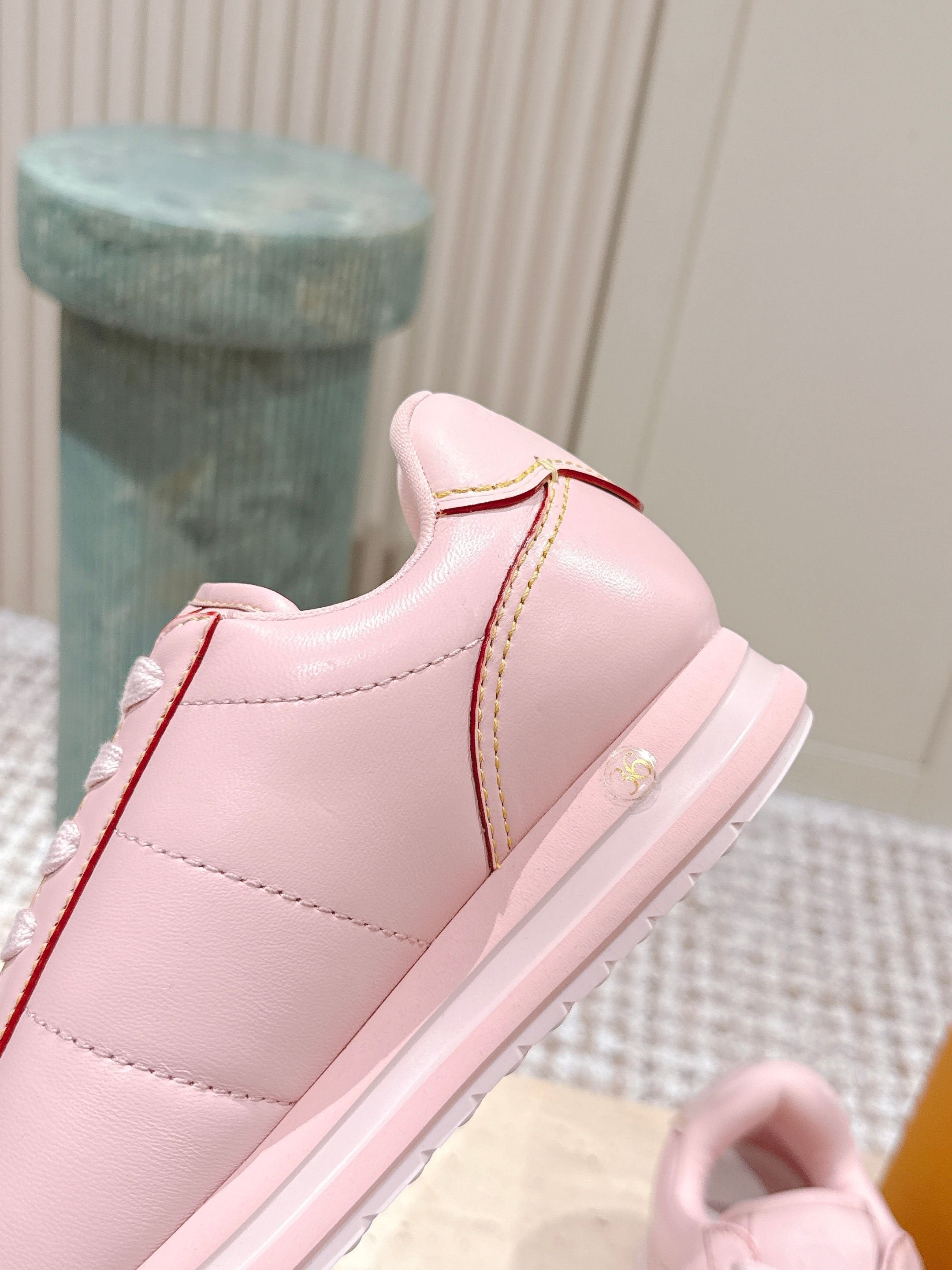 LV 25 Buttersoft Sneakers Pink Calfskin 576987
