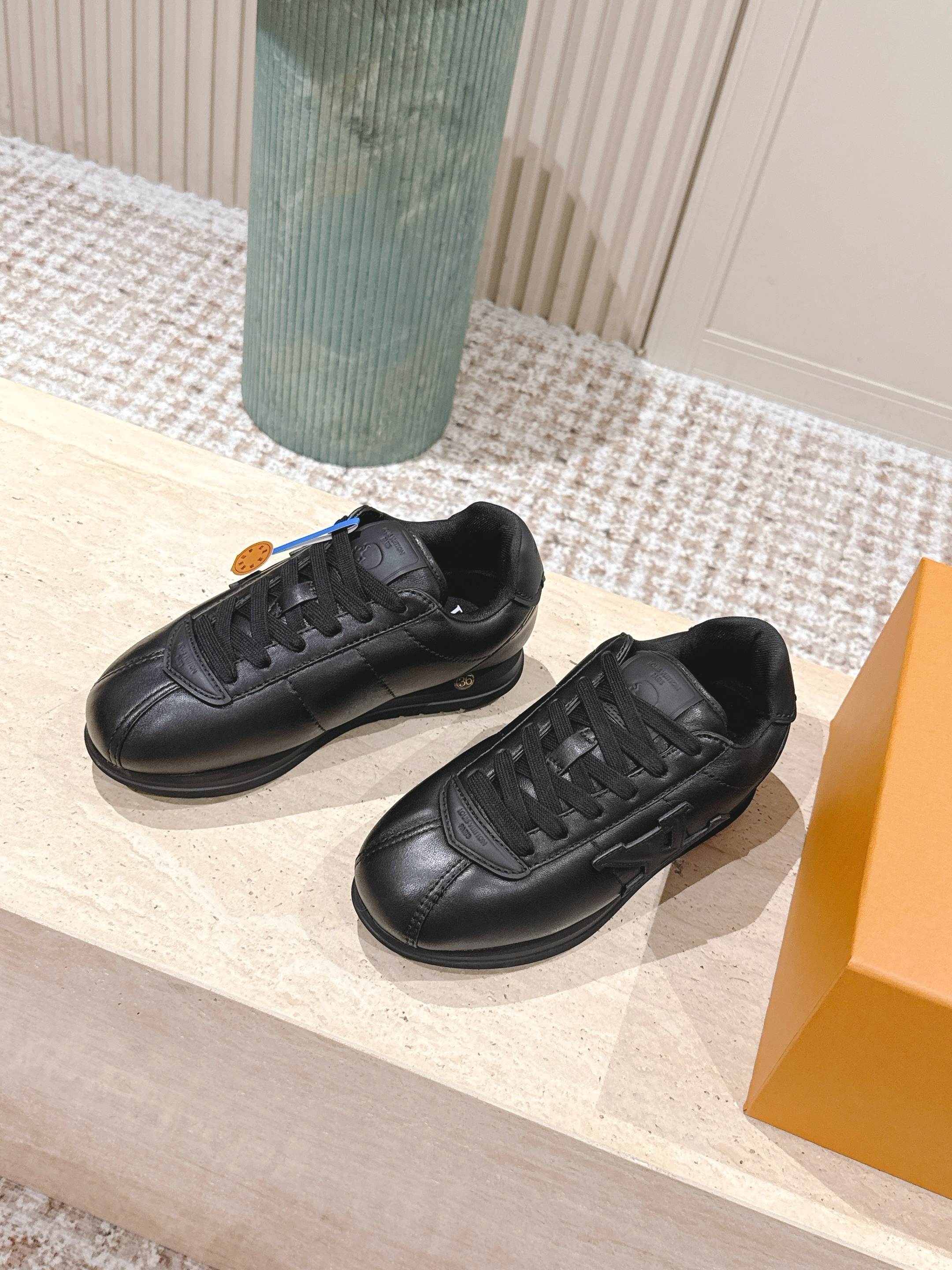 LV 25 Buttersoft Sneakers Black Calfskin 576992