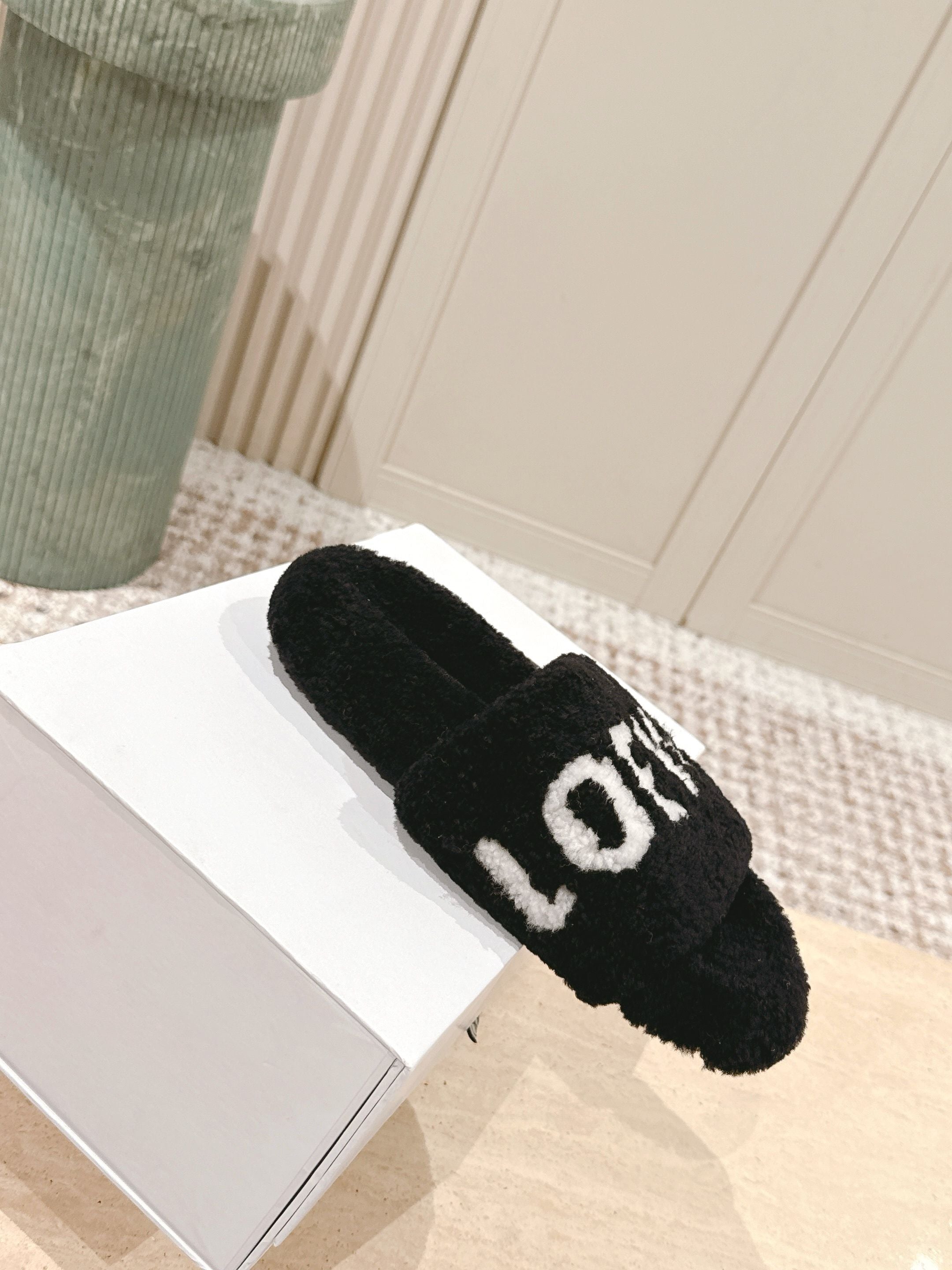 Loewe 2025 Fur Slipper Black White Wool 556016