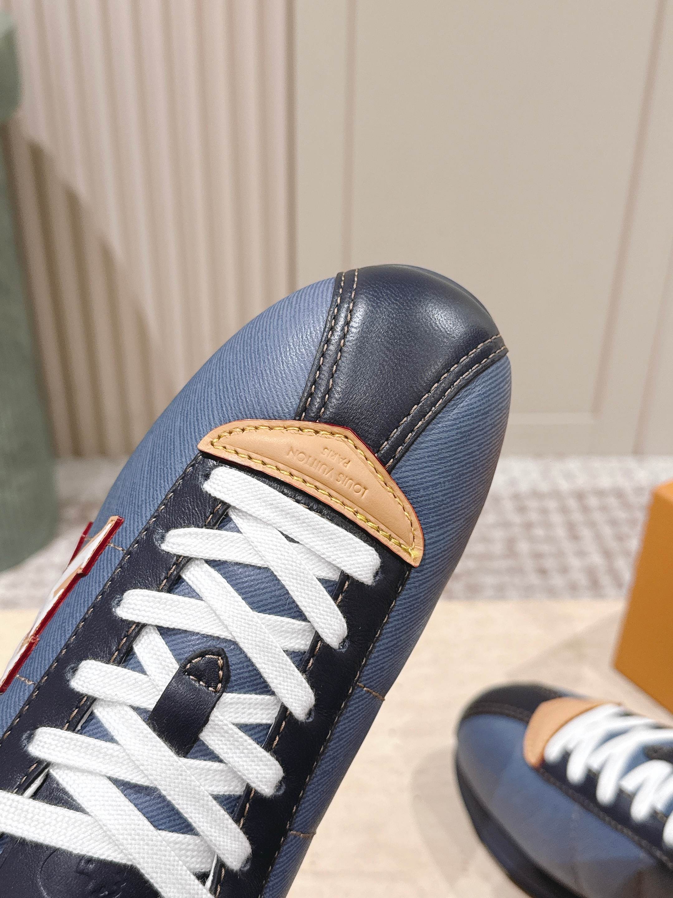 LV 25 Buttersoft Sneakers Dark Blue Calfskin 576985