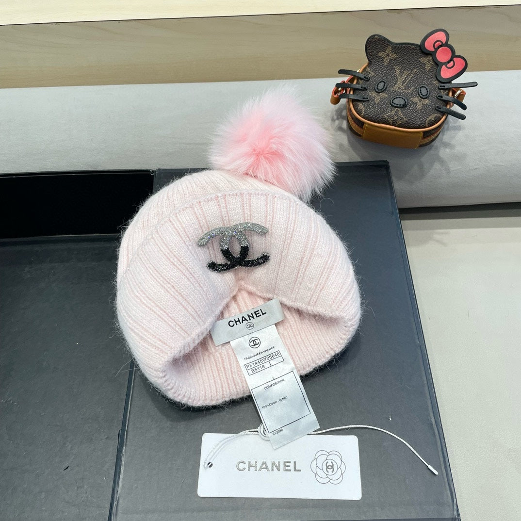 BEANIE HAT IN LIGHT PINK WOOL 426232