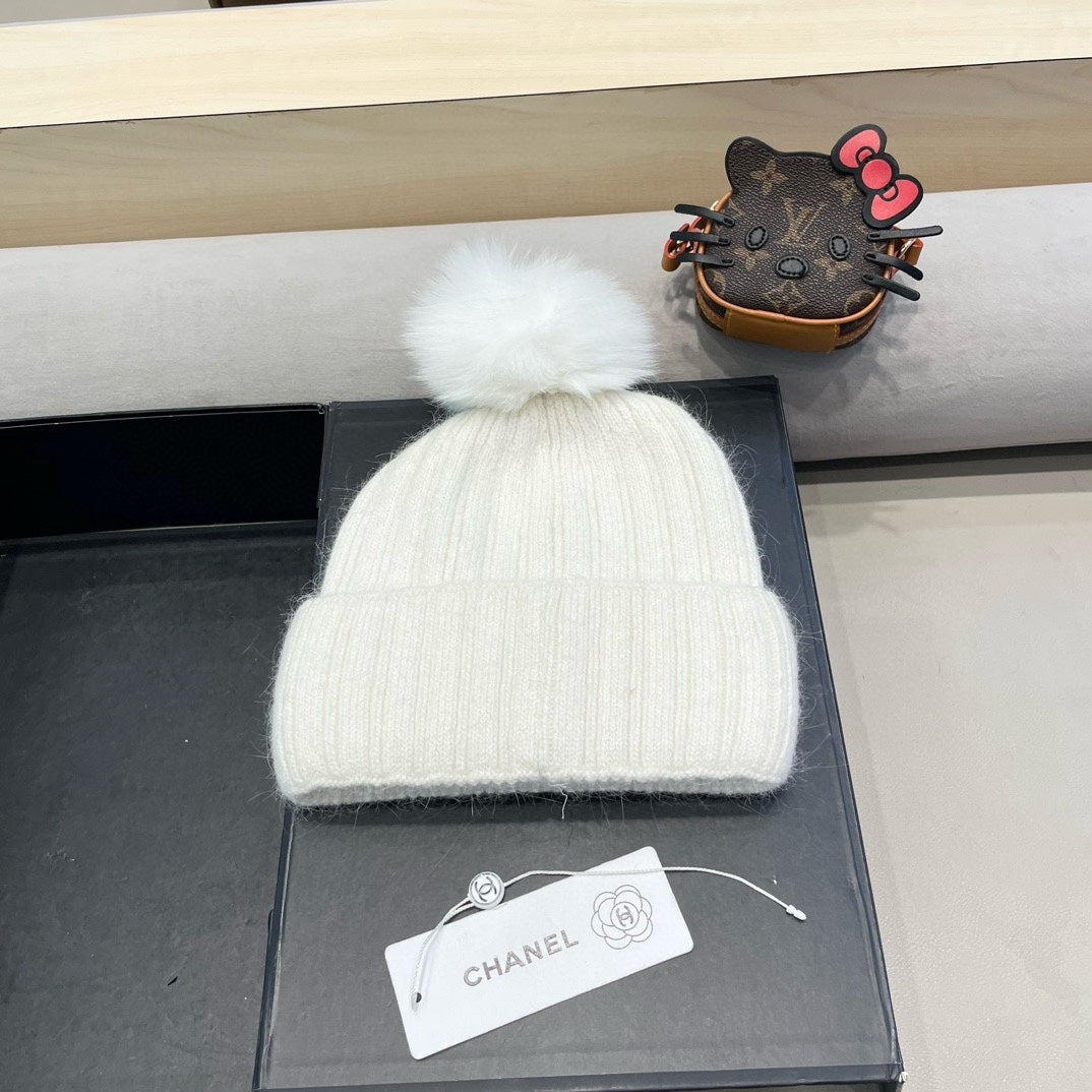 BEANIE HAT IN WHITE WOOL 426233