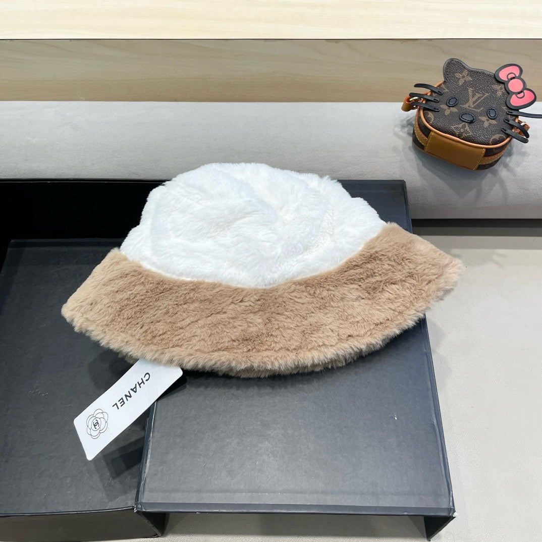 BUCKET HAT IN WHITE MIX CAMEL BEIGE LAMB FUR 430219