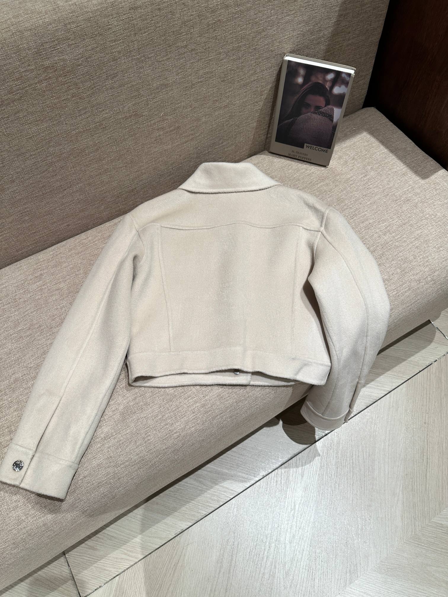 HM 25 Jacket White Wool 02651