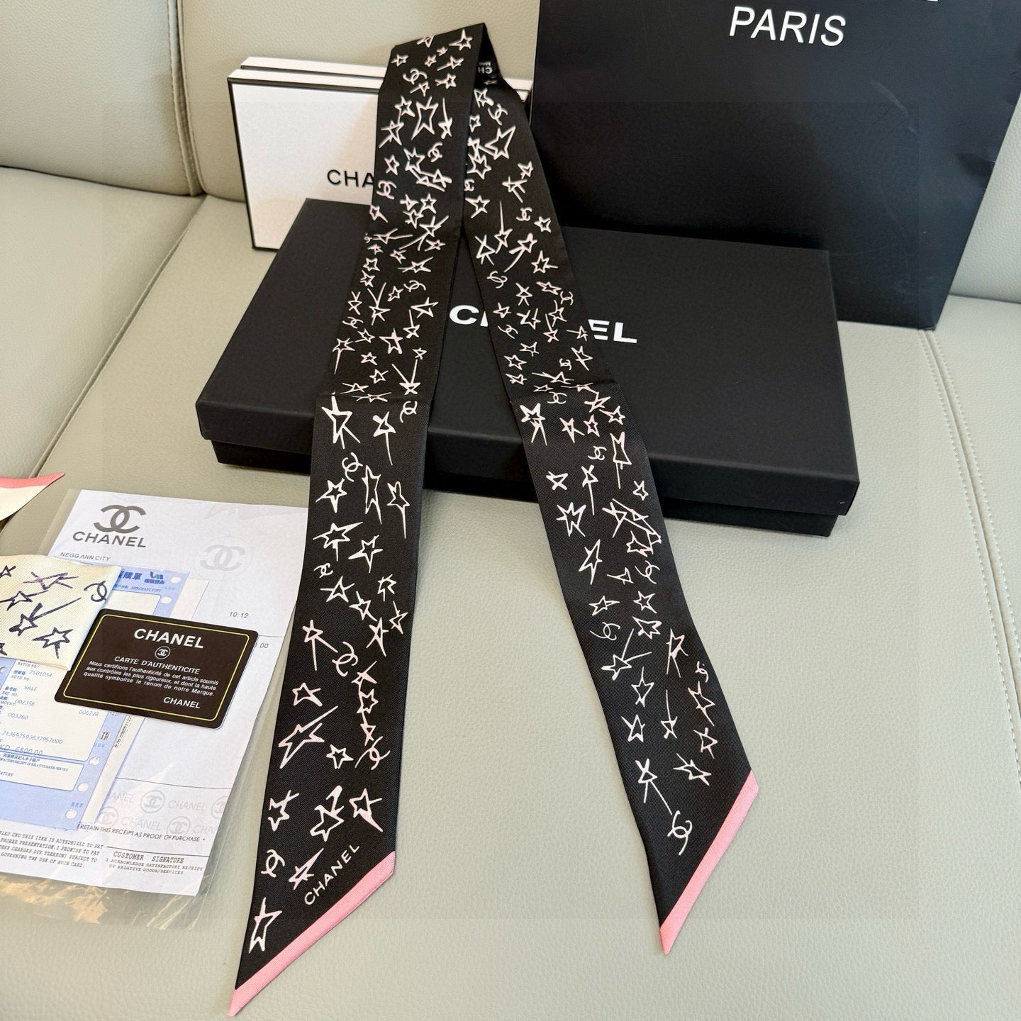 CC  Twilly Mini Star 120cm Black White Mulberry Silk 941929