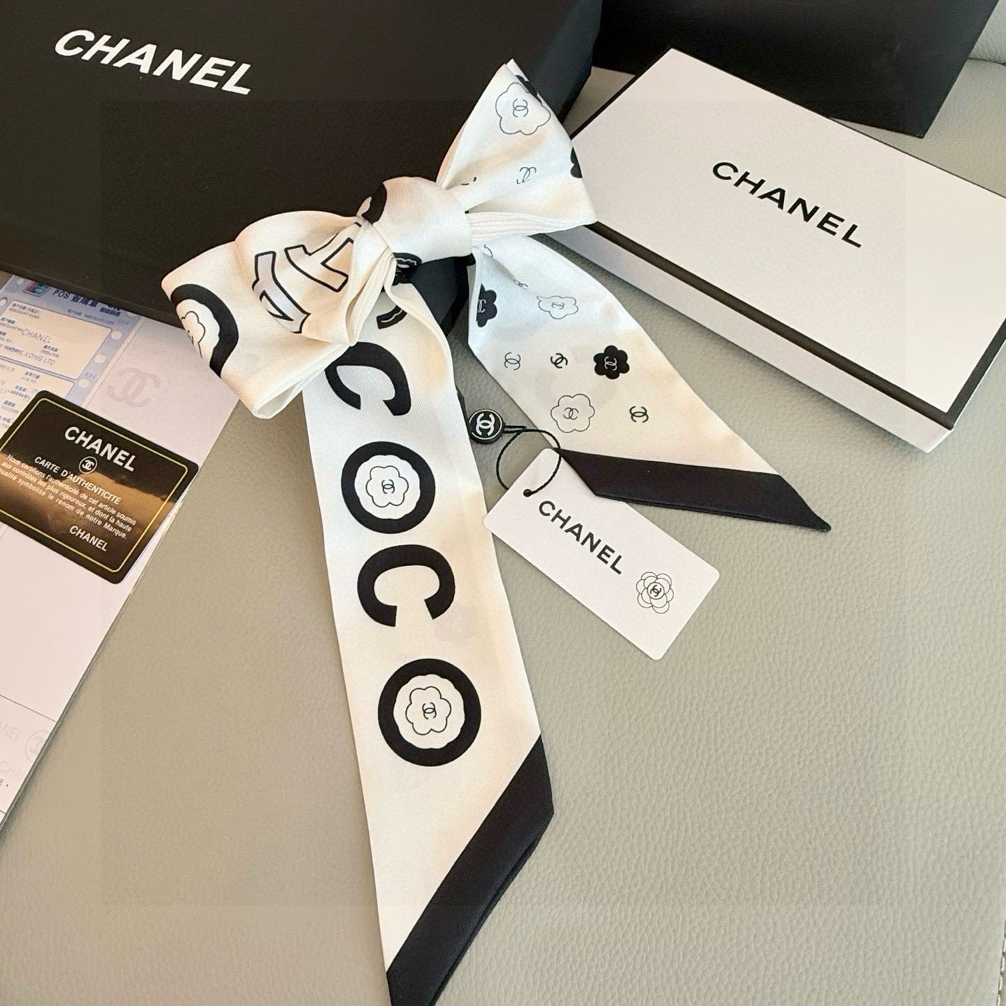 CC  Twilly Mini Scarf 120cm White Mulberry Silk 949095