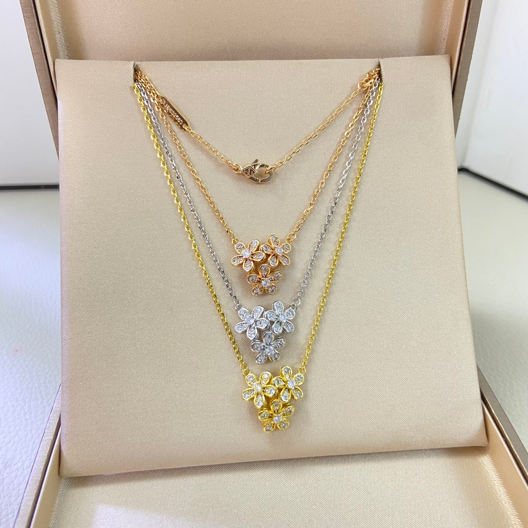 VCA Flower 3 Motifs Necklace Diamond