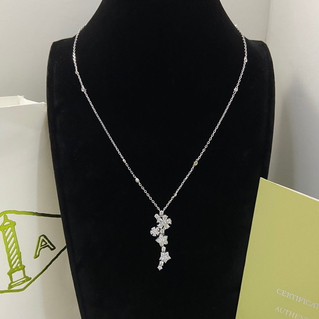 VCA Flower Pendant White Gold Diamond