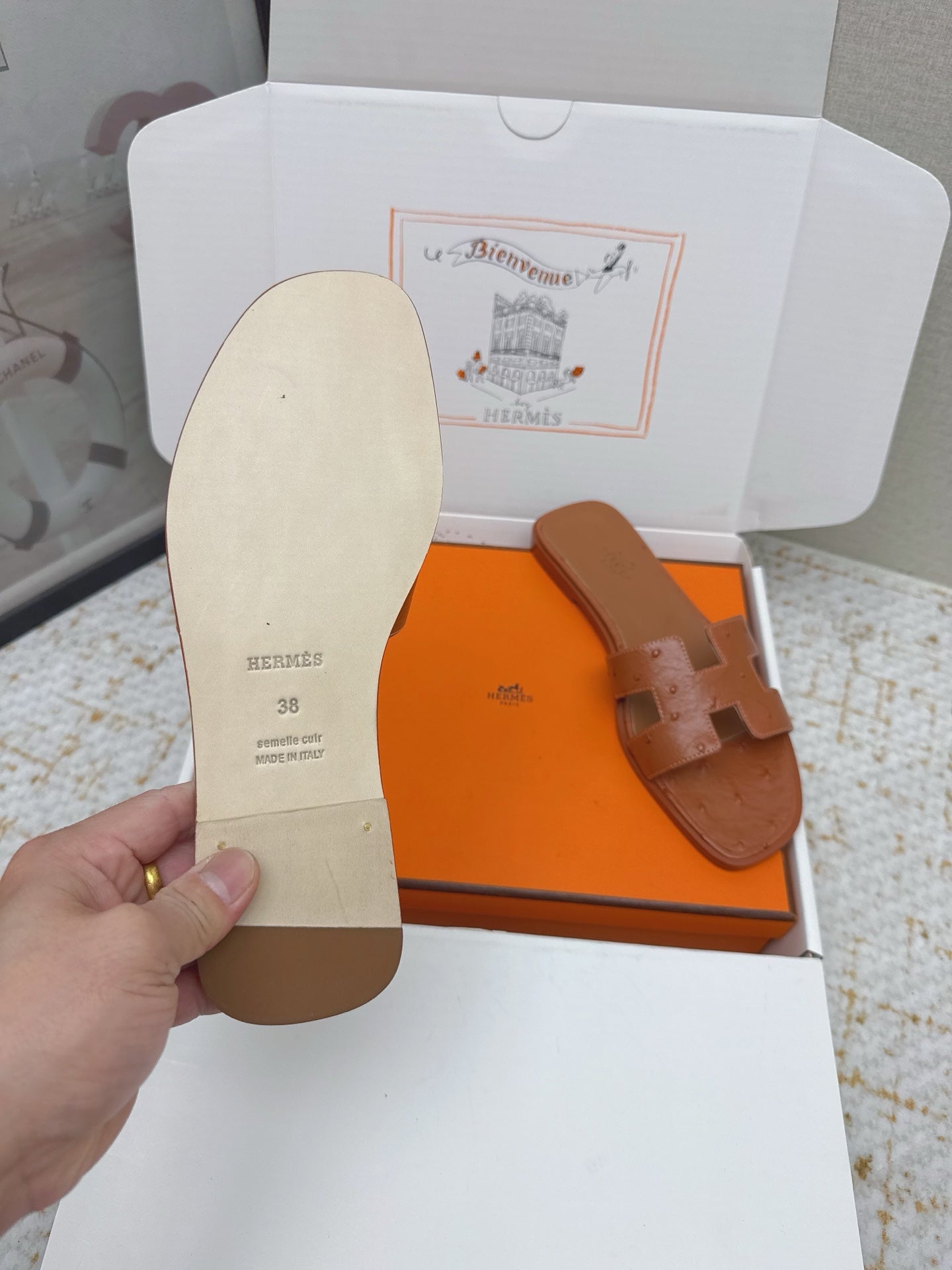 HM 26ss Oran Sandals Brown Ostrich Leather 625092