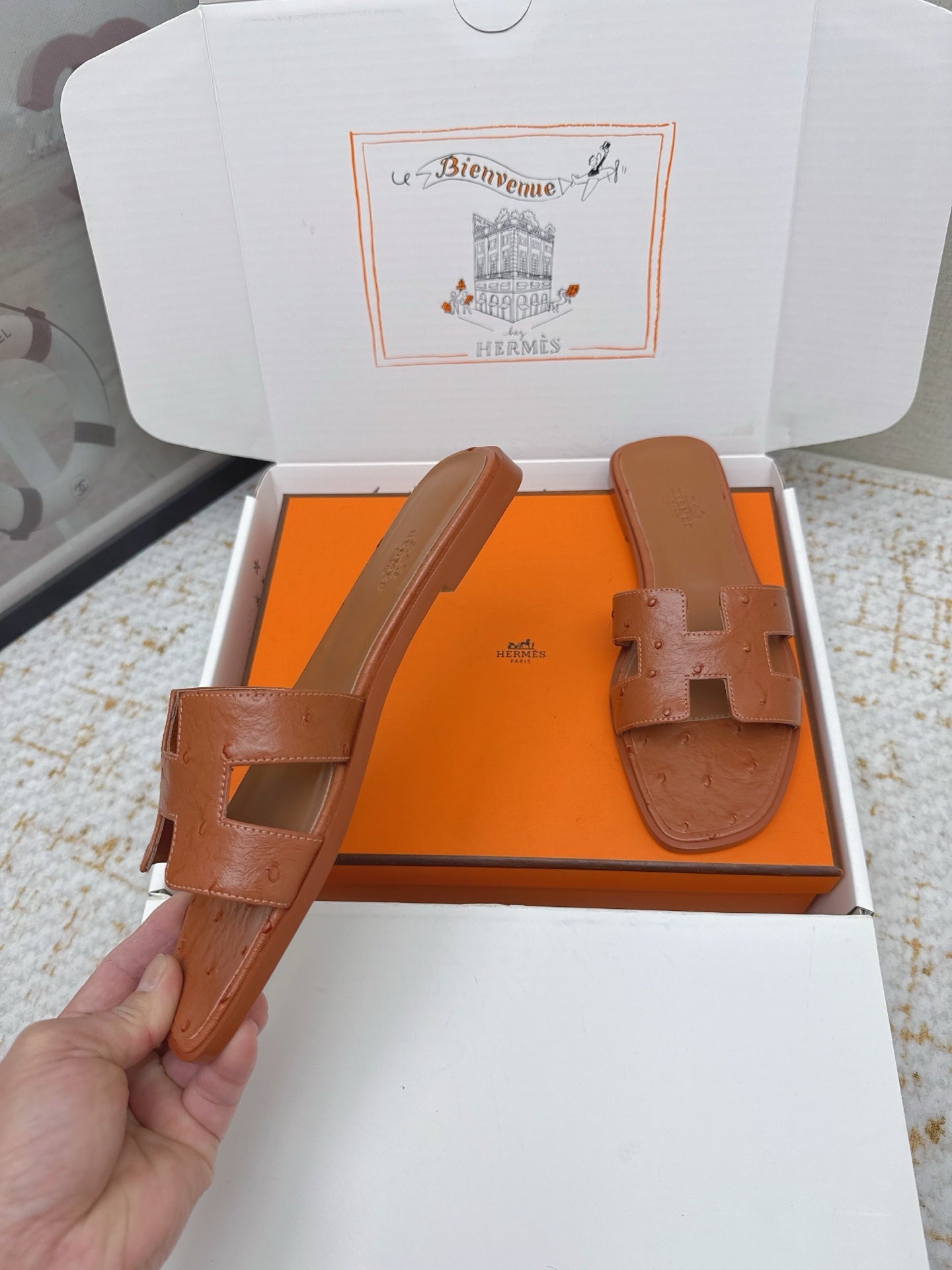 HM 26ss Oran Sandals Ostrich Leather 625092