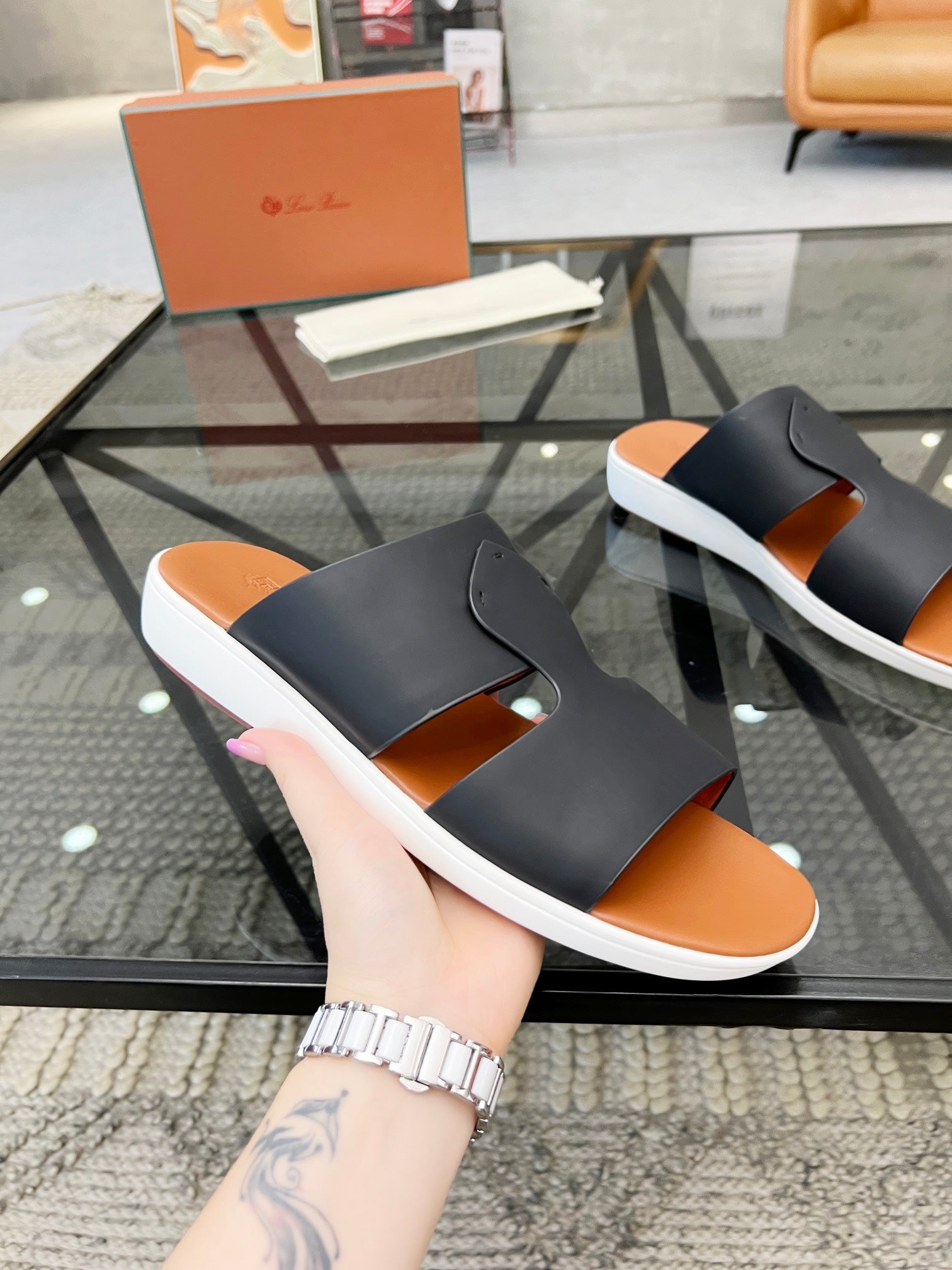 LP CROSSOVER SLIPPERS BLACK CALFSKIN