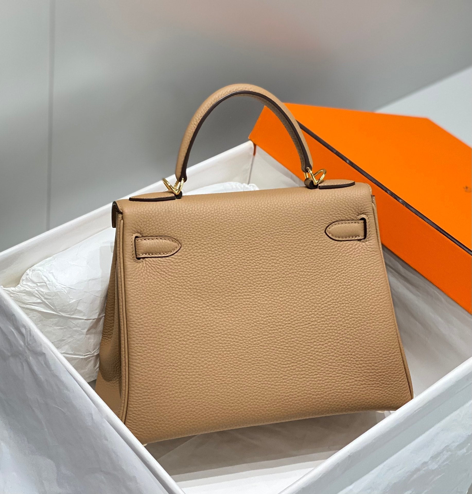 HM KELLY 28CM BEIGE TOGO GOLD HARDWARE
