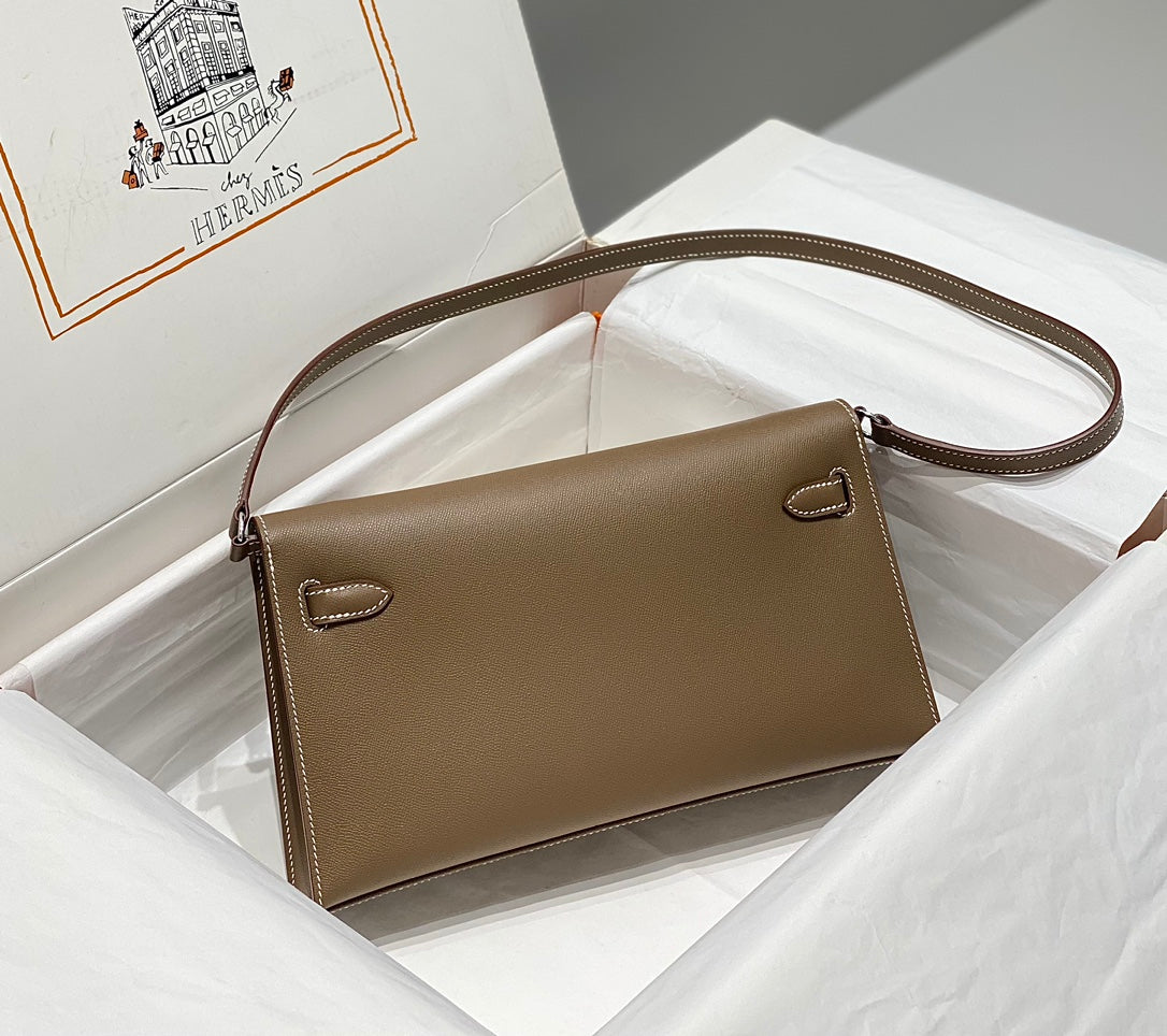 HM Kelly Elan 27cm Brown Leather Shw