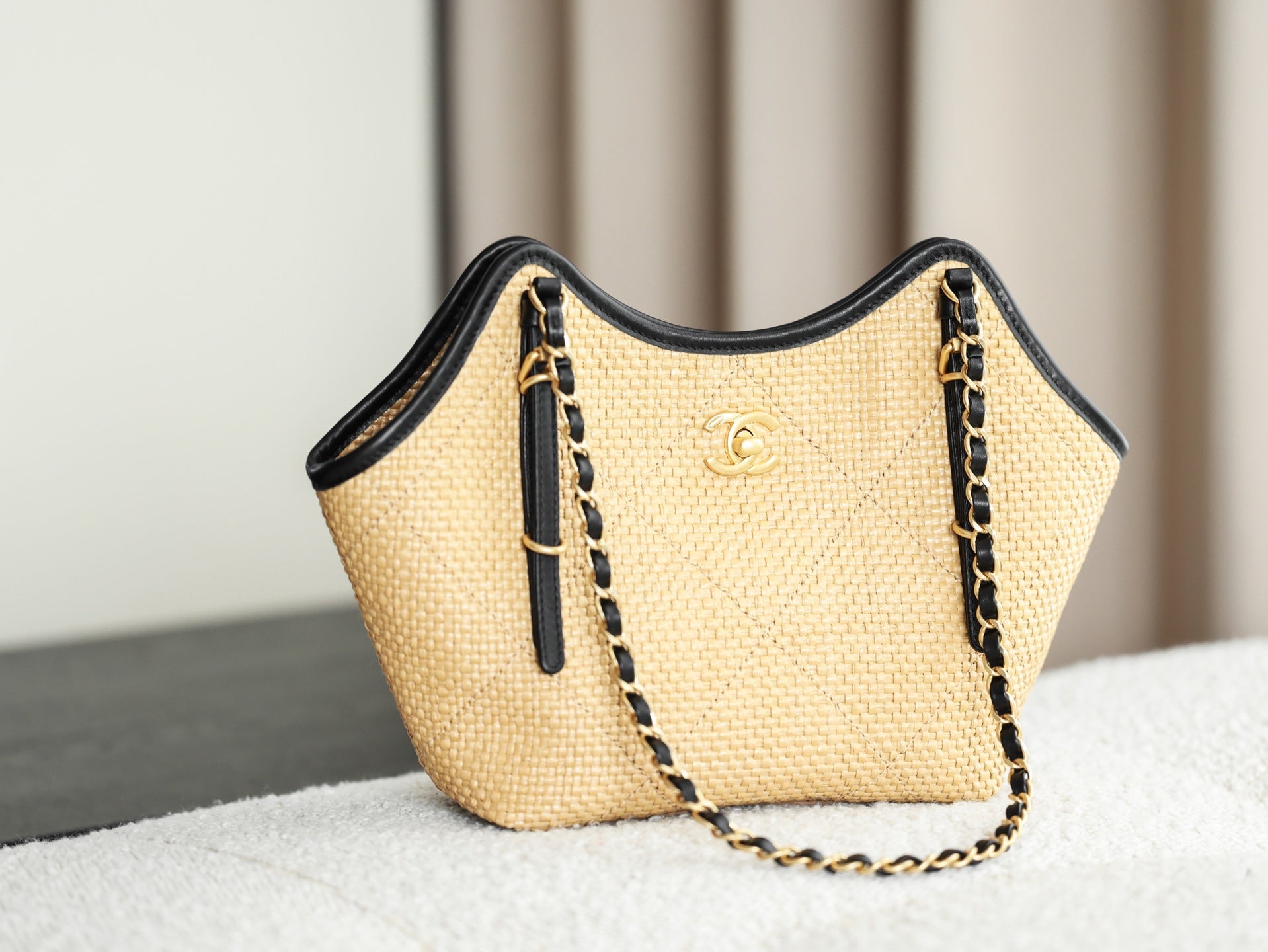 Chanel 2026 Maxi Hobo Bag 28cm Beige Straw Leather 351083