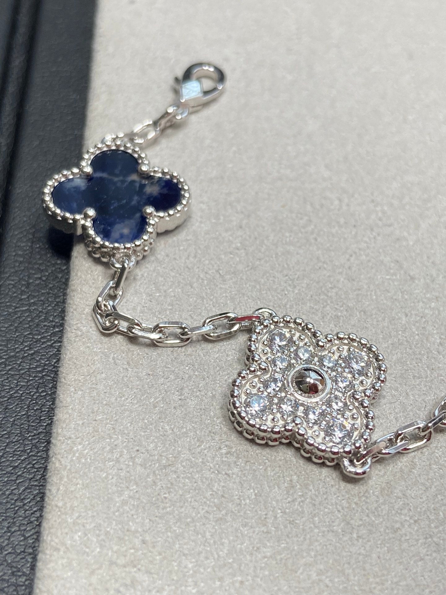 VCA Clover Blue 5 Motifs Sliver Bracelet