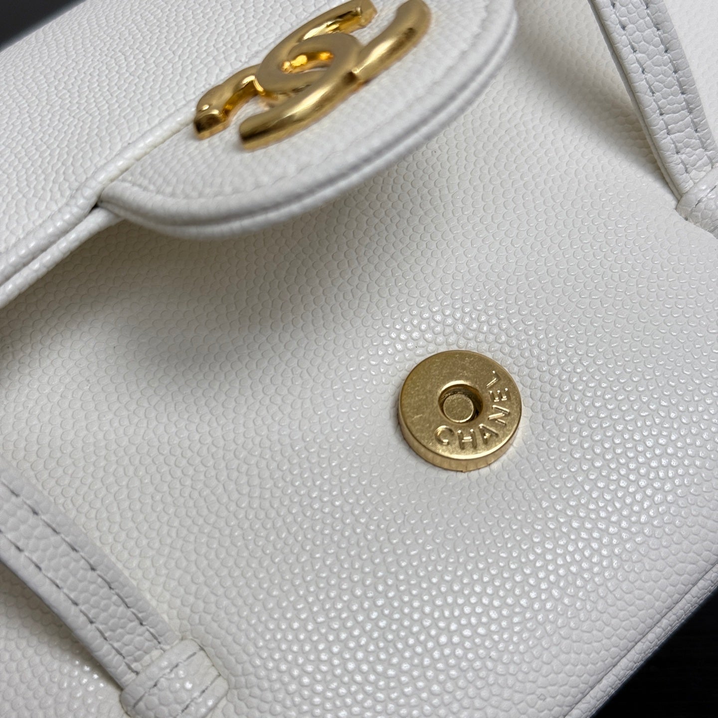 Chanel 26 Shoulder Bag 17 White Caviar Leather