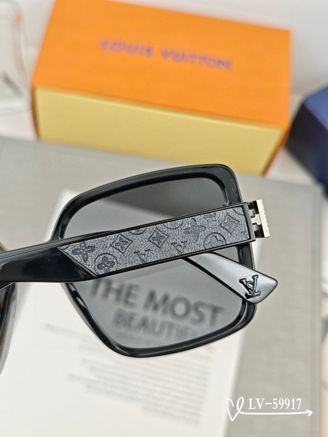 SQUARE SUNGLASSES 59917 IN ACETATE