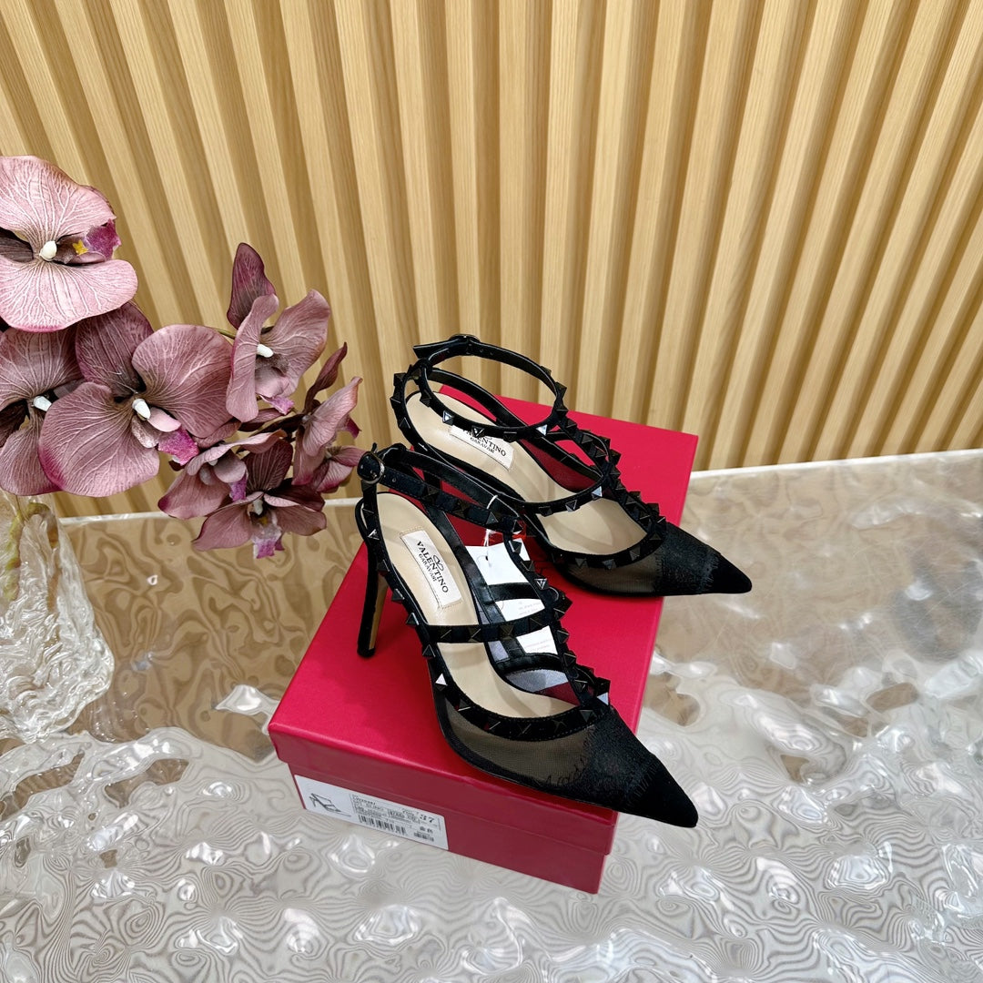 Rockstud Metallic Ankle Strap Pump 95mm Black Lambskin And Lace Fabric 102091