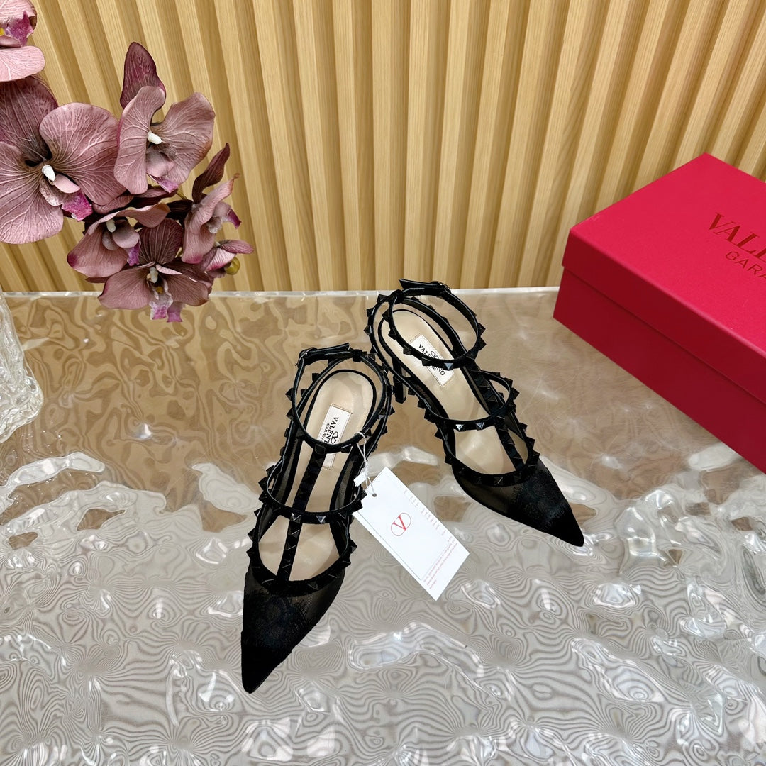 Rockstud Metallic Ankle Strap Pump 95mm Black Lambskin And Lace Fabric 102091