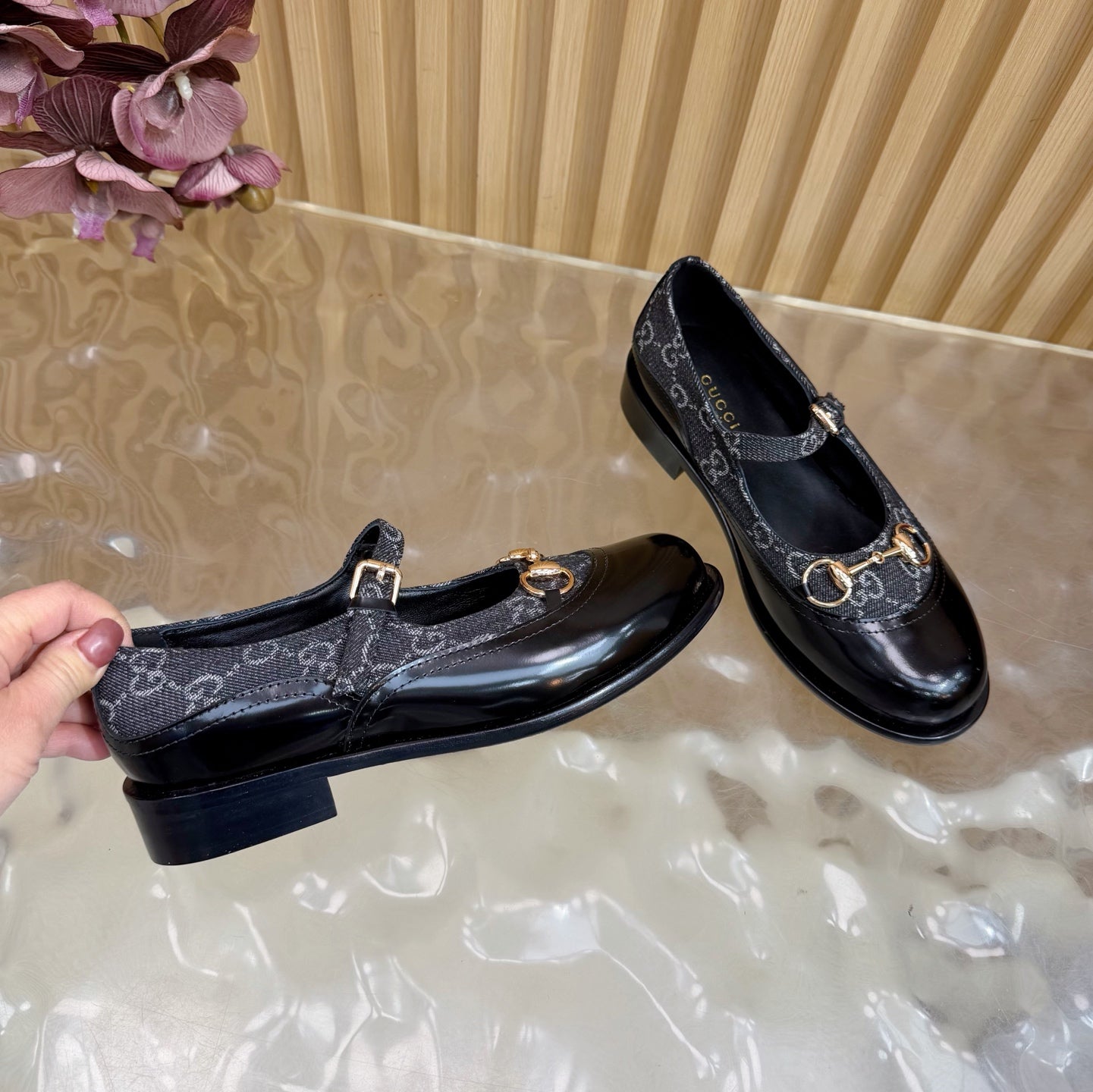 GG 26 Slip-on Black Sheepskin Double G Denim 589459